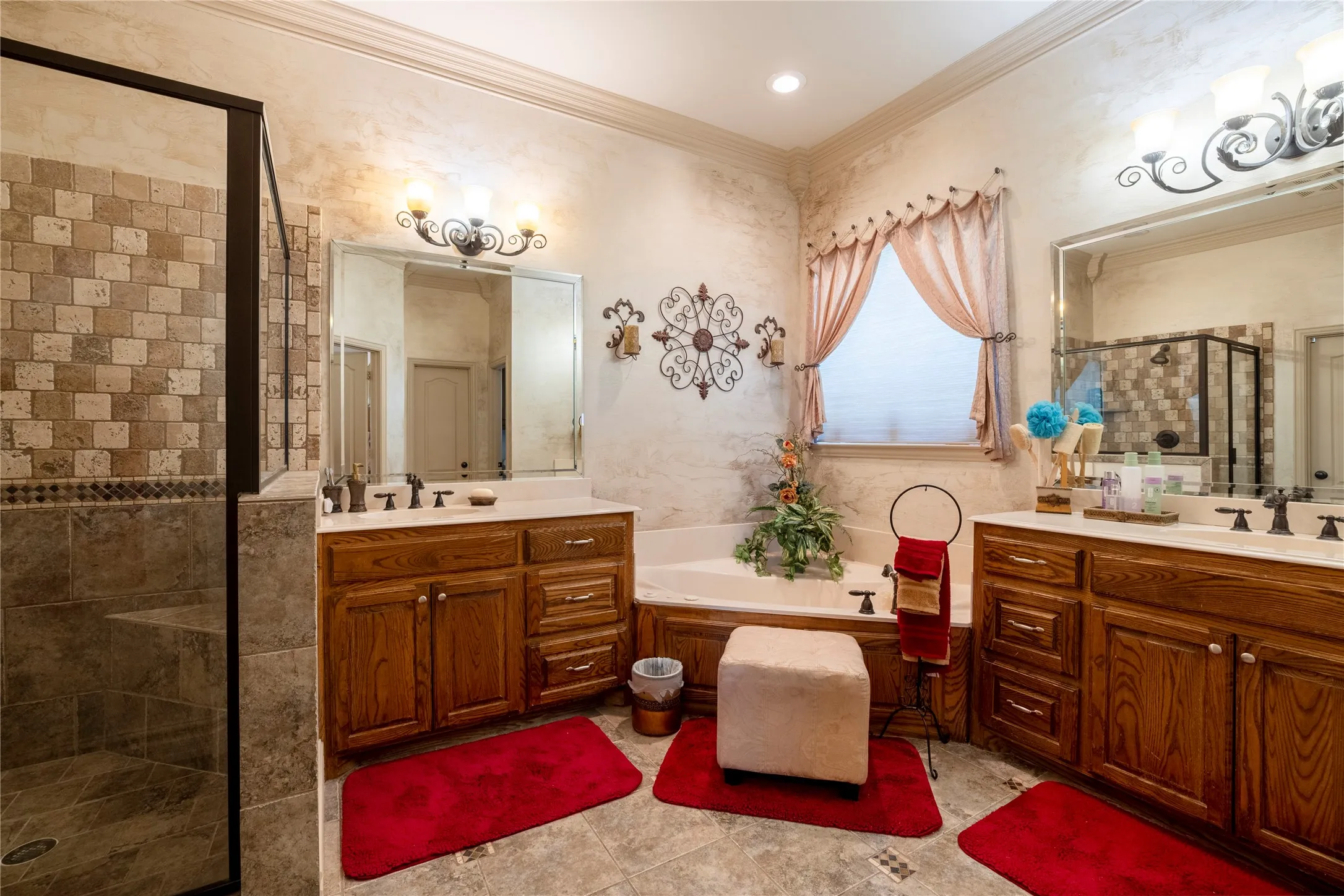 Single Family Residence For Sale in Kaufman County , 2722 W Alamosa Drive, Terrell, Texas 75160, 5 Bedrooms, 4 Bathrooms, 3 Garage spaces, 3,782 Sqft, built in 2007, Price $679,990, mls#21336927, Real Estate Agent in Terrell, Homes For Sale in Kaufman county, Homes For Sale in Terrell, Realtor in Terrell Texas, Real Estate Brokerage Independent Realty Texas, Luminita Cordes Realtor