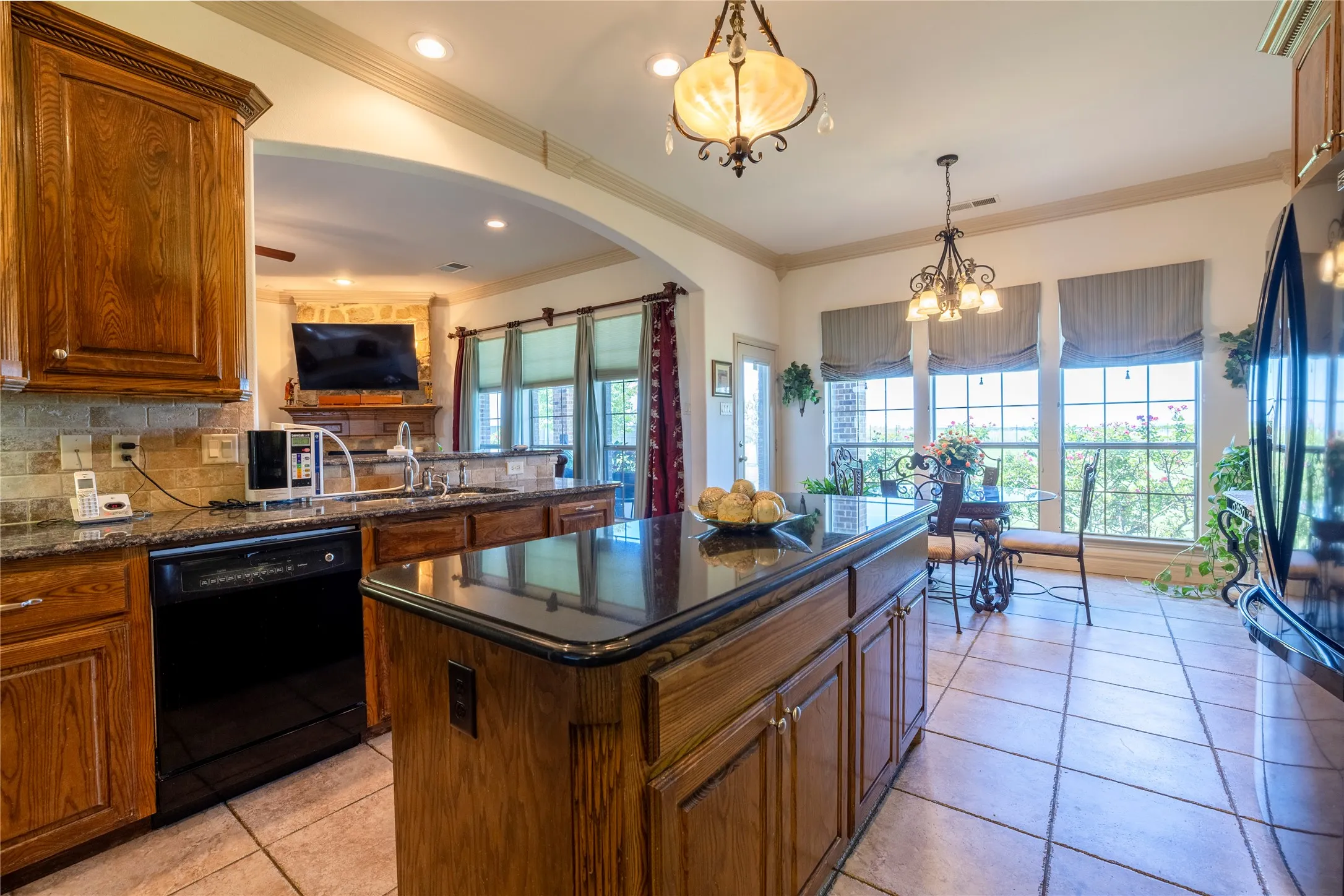 Single Family Residence For Sale in Kaufman County , 2722 W Alamosa Drive, Terrell, Texas 75160, 5 Bedrooms, 4 Bathrooms, 3 Garage spaces, 3,782 Sqft, built in 2007, Price $679,990, mls#21336927, Real Estate Agent in Terrell, Homes For Sale in Kaufman county, Homes For Sale in Terrell, Realtor in Terrell Texas, Real Estate Brokerage Independent Realty Texas, Luminita Cordes Realtor