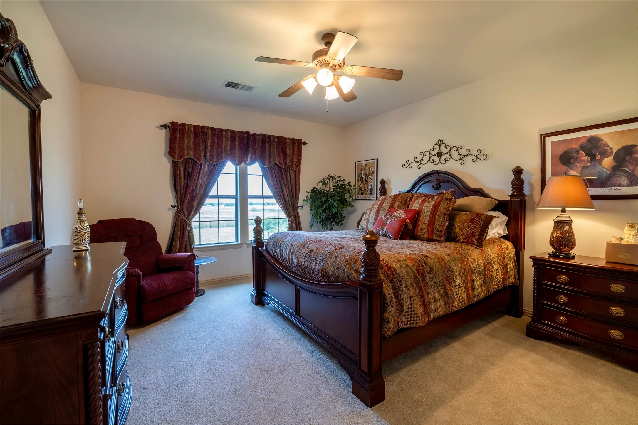 Single Family Residence For Sale in Kaufman County , 2722 W Alamosa Drive, Terrell, Texas 75160, 5 Bedrooms, 4 Bathrooms, 3 Garage spaces, 3,782 Sqft, built in 2007, Price $679,990, mls#21336927, Real Estate Agent in Terrell, Homes For Sale in Kaufman county, Homes For Sale in Terrell, Realtor in Terrell Texas, Real Estate Brokerage Independent Realty Texas, Luminita Cordes Realtor