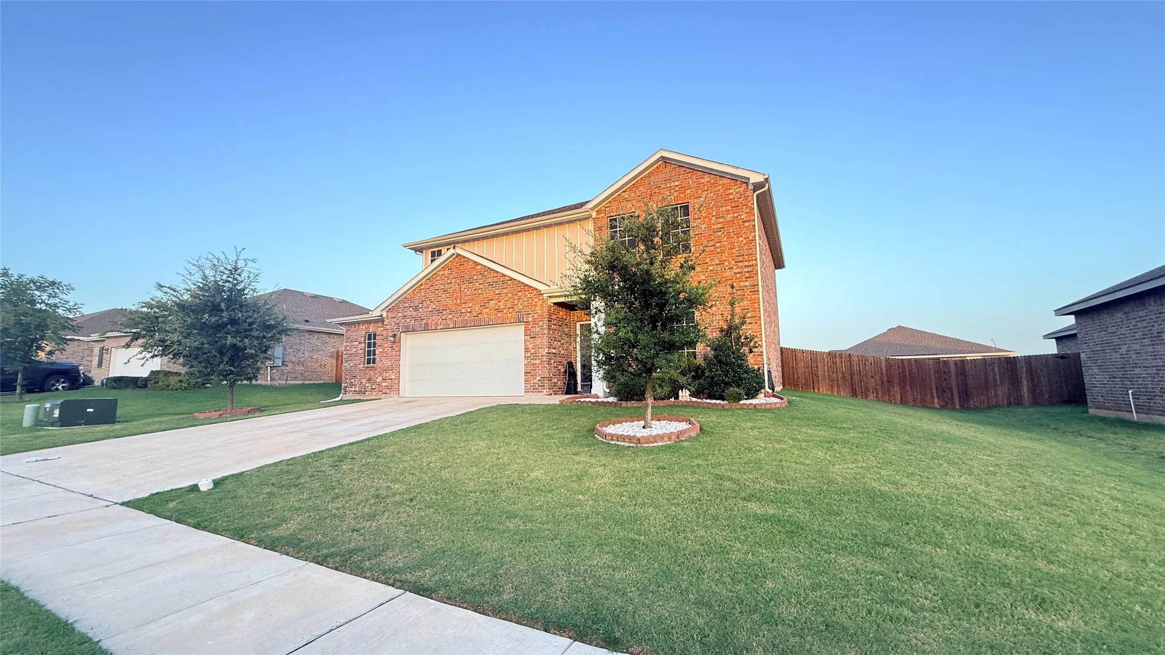 Single Family Residence For Sale in Ellis County , 2620 Beech Creek Road, Glenn Heights, Texas 75154, 4 Bedroom, 3 Bathroom, 2 Garage spaces, 2,132 Sqft, built in 2021, mls#21337235, Real Estate Agent in Glenn Heights, Homes For Sale in Ellis county, Homes For Sale in Glenn Heights, Realtor in Glenn Heights Texas, Real Estate Brokerage Independent Realty Texas, Luminita Cordes Realtor