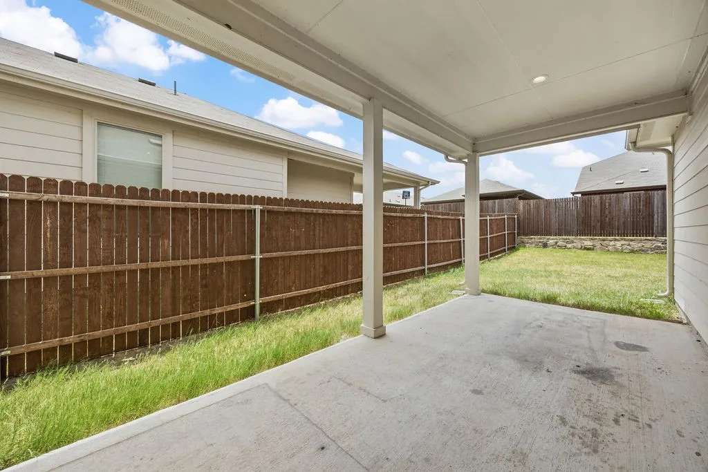 Single Family Residence For Rent in Denton County , 1024 Runnels Lane, Aubrey, Texas 76227, 3 Bedroom, 3 Bathroom, 2 Garage spaces, 2,064 Sqft, built in 2022, mls#21331319, Real Estate Agent in Aubrey, Homes For Rent in Denton county, Homes For Rent in Aubrey, Realtor in Aubrey Texas, Real Estate Brokerage Independent Realty Texas, Luminita Cordes Realtor