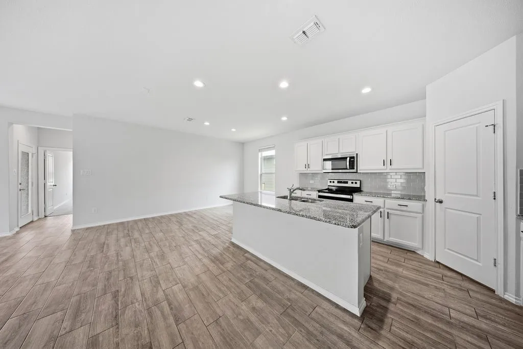 Single Family Residence For Rent in Denton County , 1024 Runnels Lane, Aubrey, Texas 76227, 3 Bedroom, 3 Bathroom, 2 Garage spaces, 2,064 Sqft, built in 2022, mls#21331319, Real Estate Agent in Aubrey, Homes For Rent in Denton county, Homes For Rent in Aubrey, Realtor in Aubrey Texas, Real Estate Brokerage Independent Realty Texas, Luminita Cordes Realtor