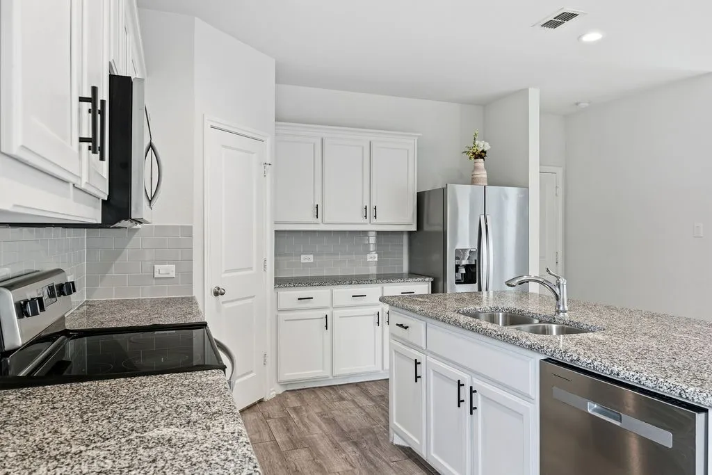 Single Family Residence For Rent in Denton County , 1024 Runnels Lane, Aubrey, Texas 76227, 3 Bedroom, 3 Bathroom, 2 Garage spaces, 2,064 Sqft, built in 2022, mls#21331319, Real Estate Agent in Aubrey, Homes For Rent in Denton county, Homes For Rent in Aubrey, Realtor in Aubrey Texas, Real Estate Brokerage Independent Realty Texas, Luminita Cordes Realtor