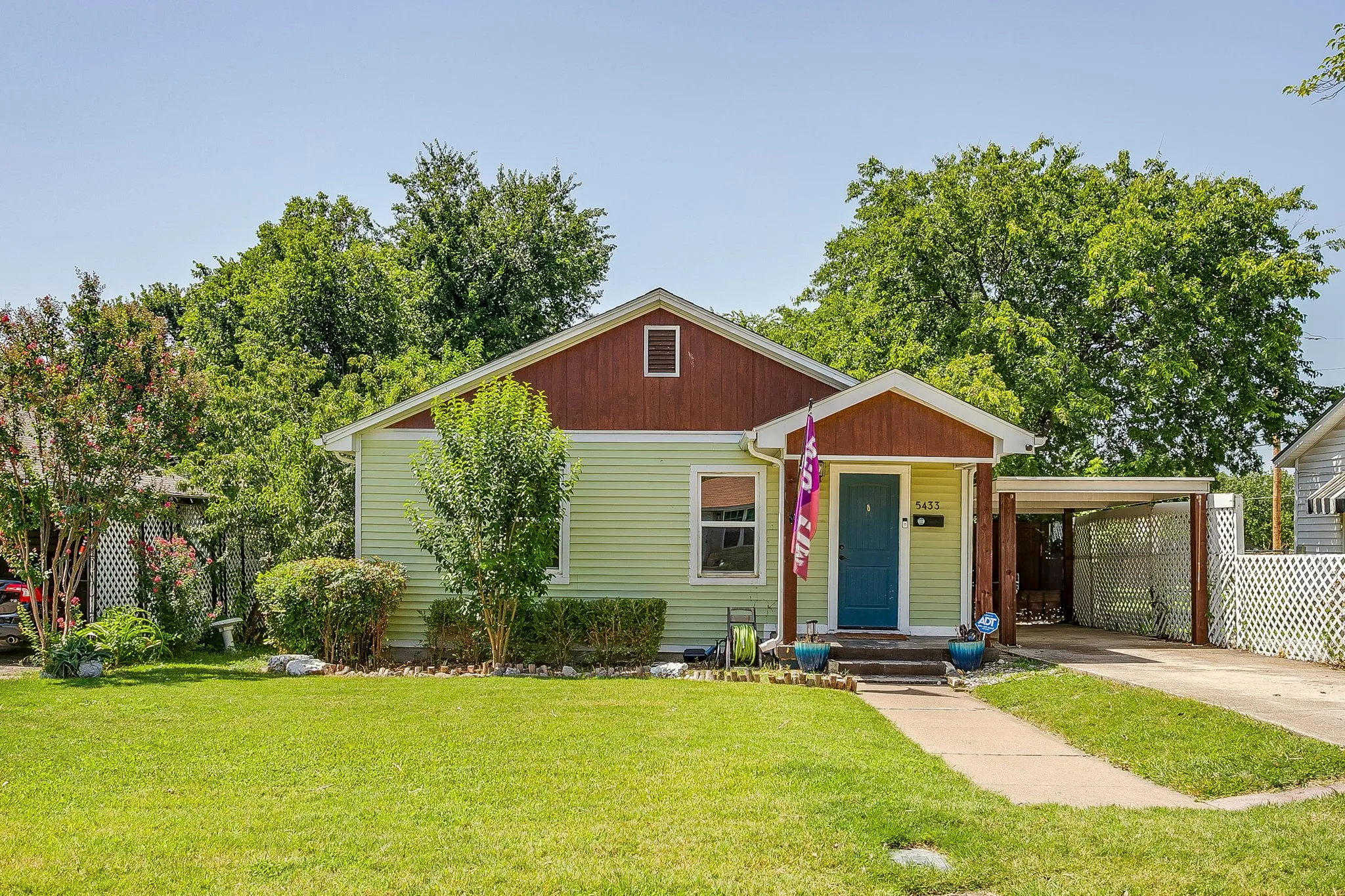 Single Family Residence For Sale in Tarrant County , 5433 Como Drive, Fort Worth, Texas 76107, 3 Bedroom, 2 Bathroom, Garage spaces, 1,254 Sqft, built in 1950, mls#21335978, Real Estate Agent in Fort Worth, Homes For Sale in Tarrant county, Homes For Sale in Fort Worth, Realtor in Fort Worth Texas, Real Estate Brokerage Independent Realty Texas, Luminita Cordes Realtor