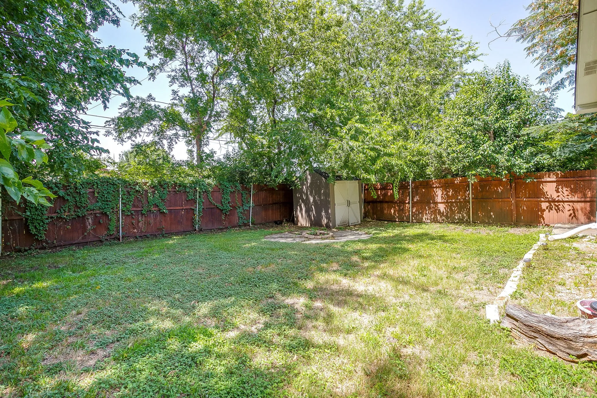 Single Family Residence For Sale in Tarrant County , 5433 Como Drive, Fort Worth, Texas 76107, 3 Bedroom, 2 Bathroom, Garage spaces, 1,254 Sqft, built in 1950, mls#21335978, Real Estate Agent in Fort Worth, Homes For Sale in Tarrant county, Homes For Sale in Fort Worth, Realtor in Fort Worth Texas, Real Estate Brokerage Independent Realty Texas, Luminita Cordes Realtor