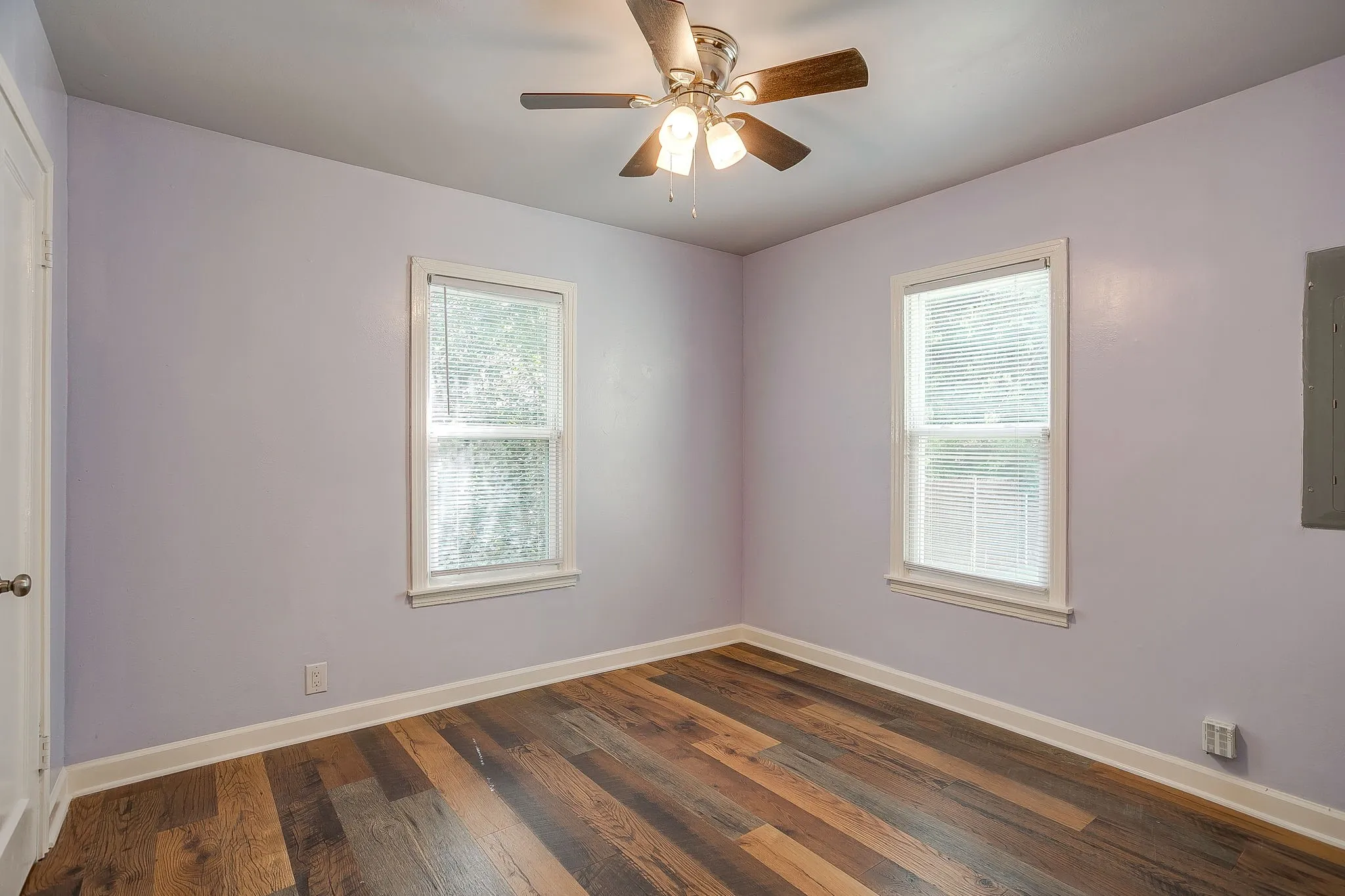 Single Family Residence For Sale in Tarrant County , 5433 Como Drive, Fort Worth, Texas 76107, 3 Bedroom, 2 Bathroom, Garage spaces, 1,254 Sqft, built in 1950, mls#21335978, Real Estate Agent in Fort Worth, Homes For Sale in Tarrant county, Homes For Sale in Fort Worth, Realtor in Fort Worth Texas, Real Estate Brokerage Independent Realty Texas, Luminita Cordes Realtor