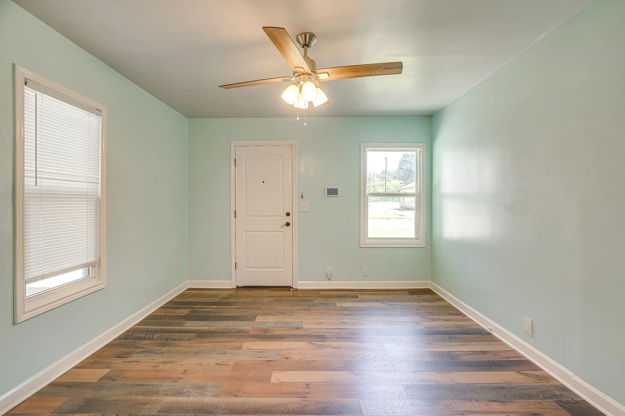 Single Family Residence For Sale in Tarrant County , 5433 Como Drive, Fort Worth, Texas 76107, 3 Bedroom, 2 Bathroom, Garage spaces, 1,254 Sqft, built in 1950, mls#21335978, Real Estate Agent in Fort Worth, Homes For Sale in Tarrant county, Homes For Sale in Fort Worth, Realtor in Fort Worth Texas, Real Estate Brokerage Independent Realty Texas, Luminita Cordes Realtor