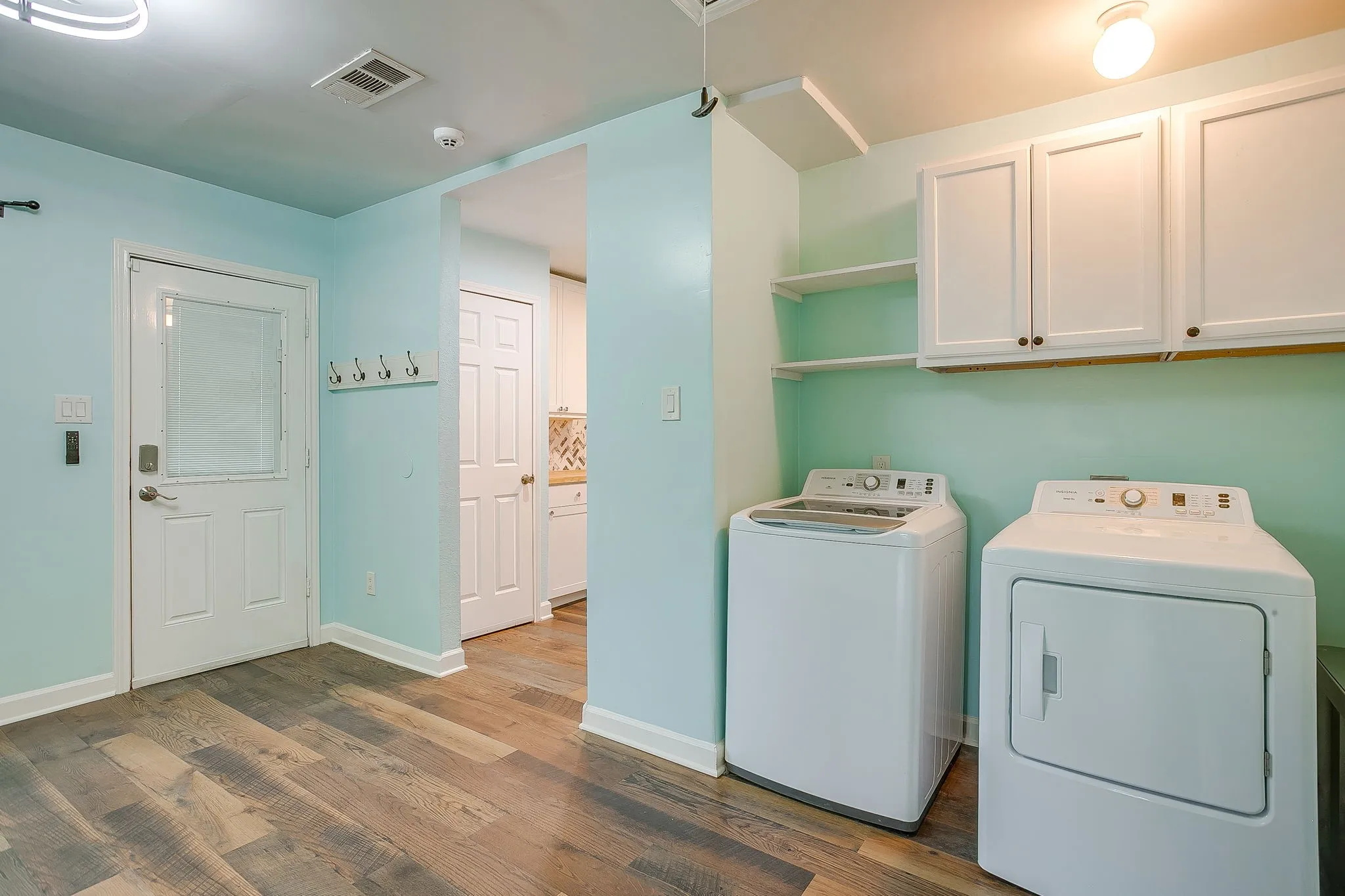 Single Family Residence For Sale in Tarrant County , 5433 Como Drive, Fort Worth, Texas 76107, 3 Bedroom, 2 Bathroom, Garage spaces, 1,254 Sqft, built in 1950, mls#21335978, Real Estate Agent in Fort Worth, Homes For Sale in Tarrant county, Homes For Sale in Fort Worth, Realtor in Fort Worth Texas, Real Estate Brokerage Independent Realty Texas, Luminita Cordes Realtor