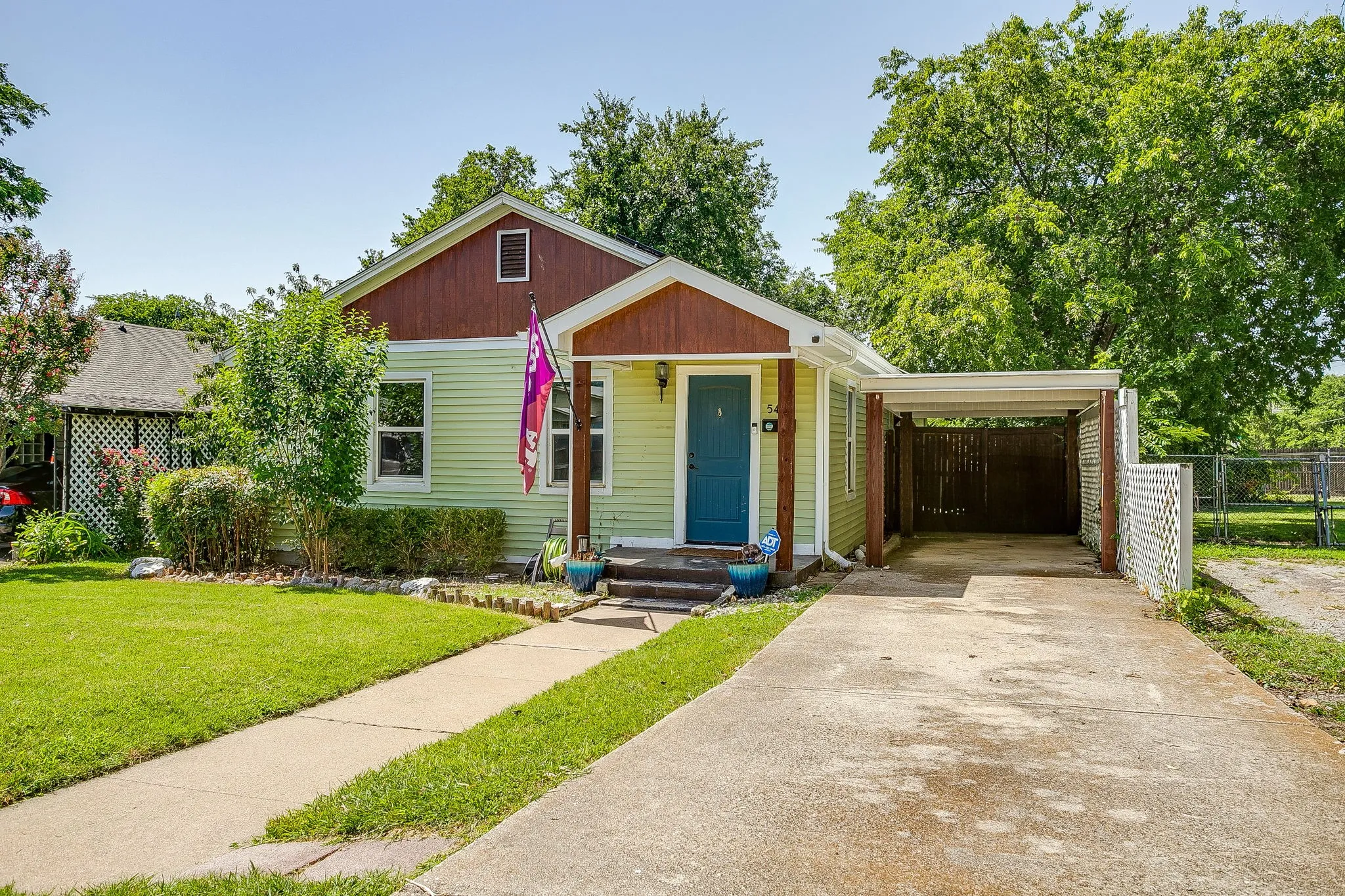 Single Family Residence For Sale in Tarrant County , 5433 Como Drive, Fort Worth, Texas 76107, 3 Bedroom, 2 Bathroom, Garage spaces, 1,254 Sqft, built in 1950, mls#21335978, Real Estate Agent in Fort Worth, Homes For Sale in Tarrant county, Homes For Sale in Fort Worth, Realtor in Fort Worth Texas, Real Estate Brokerage Independent Realty Texas, Luminita Cordes Realtor