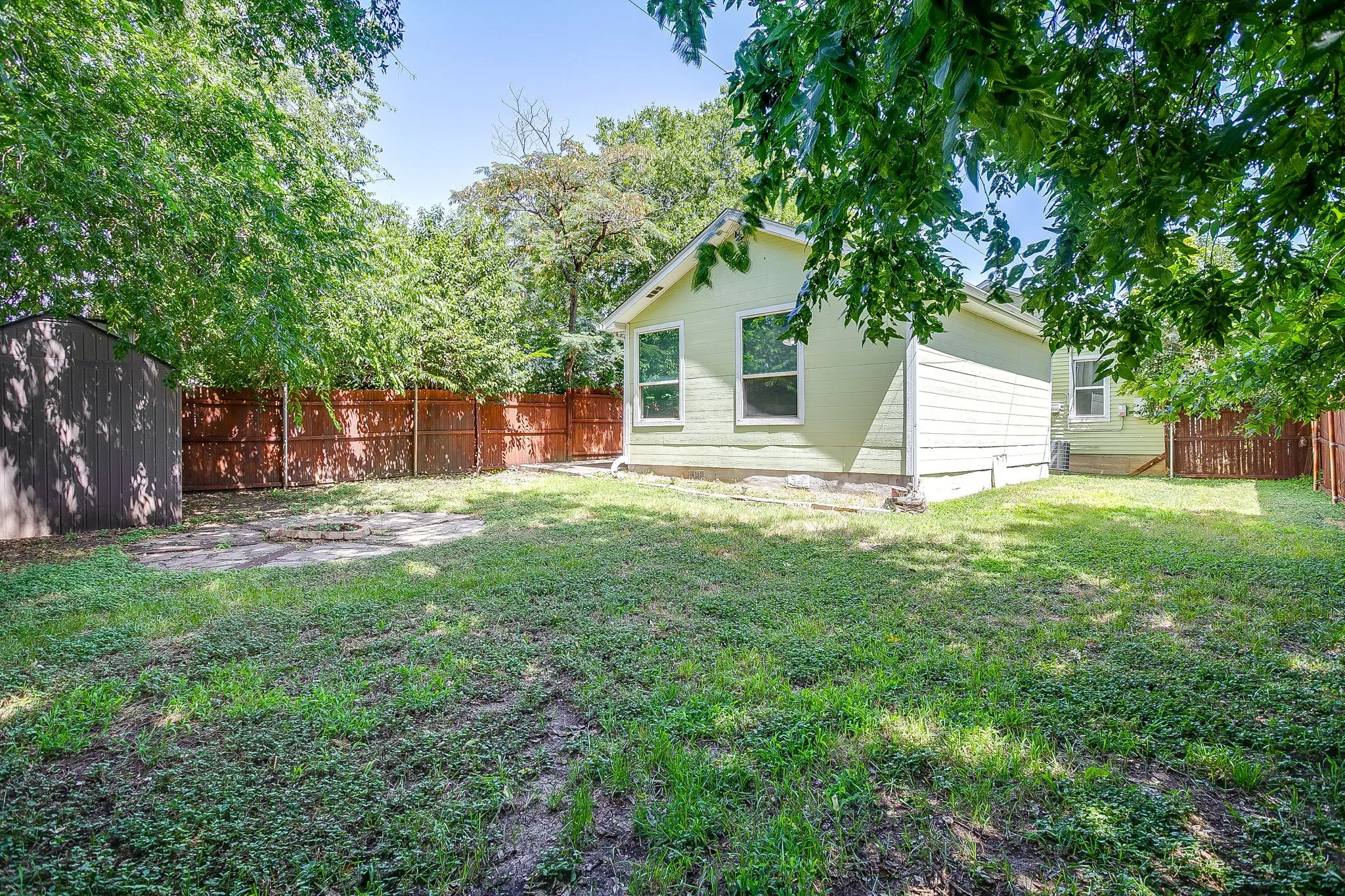Single Family Residence For Sale in Tarrant County , 5433 Como Drive, Fort Worth, Texas 76107, 3 Bedroom, 2 Bathroom, Garage spaces, 1,254 Sqft, built in 1950, mls#21335978, Real Estate Agent in Fort Worth, Homes For Sale in Tarrant county, Homes For Sale in Fort Worth, Realtor in Fort Worth Texas, Real Estate Brokerage Independent Realty Texas, Luminita Cordes Realtor