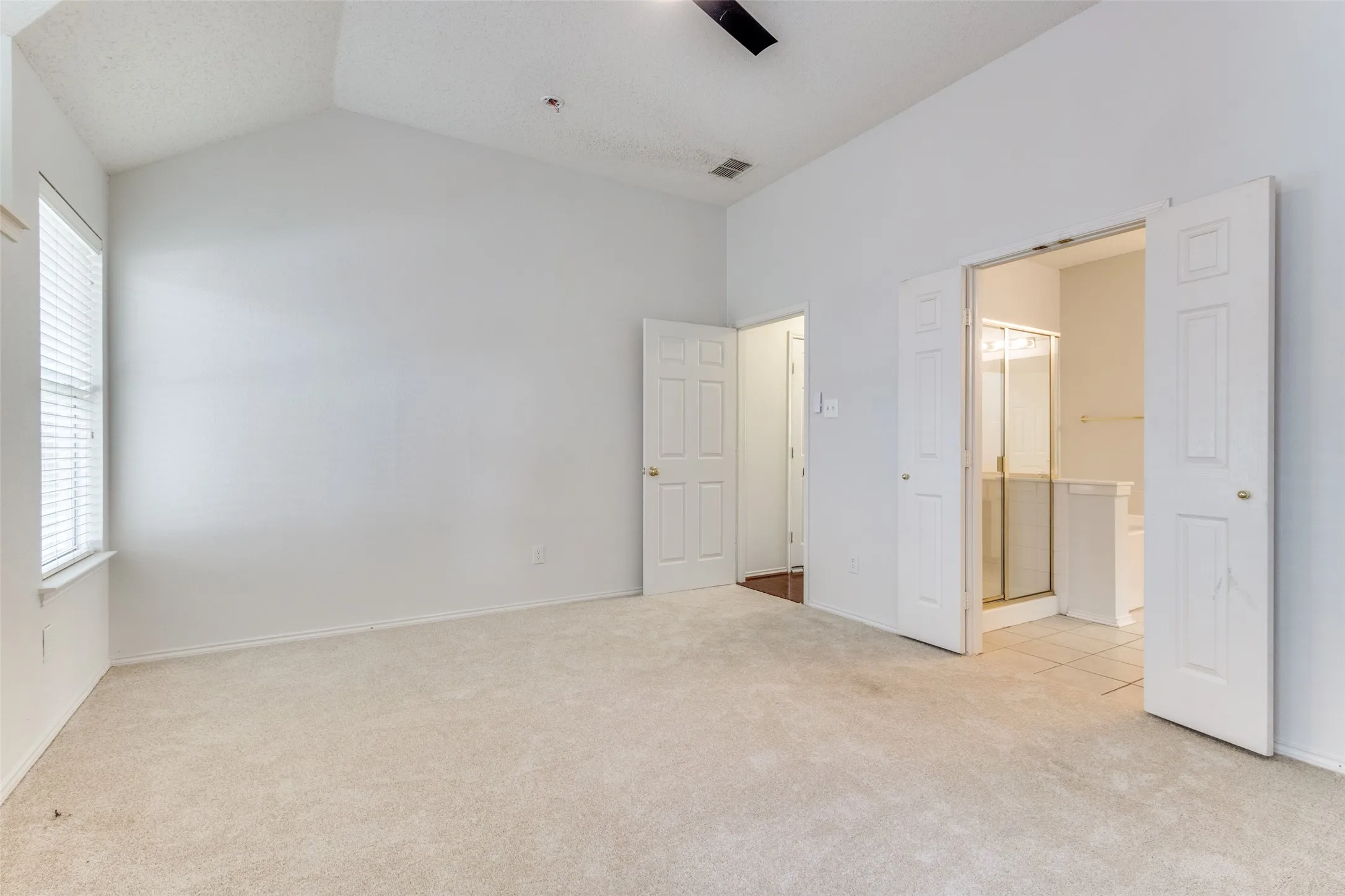 Single Family Residence For Rent in Collin County , 7046 Saint Augustine Drive, Frisco, Texas 75033, 4 Bedroom, 2 Bathroom, 2 Garage spaces, 1,995 Sqft, built in 2000, mls#21337244, Real Estate Agent in Frisco, Homes For Rent in Collin county, Homes For Rent in Frisco, Realtor in Frisco Texas, Real Estate Brokerage Independent Realty Texas, Luminita Cordes Realtor