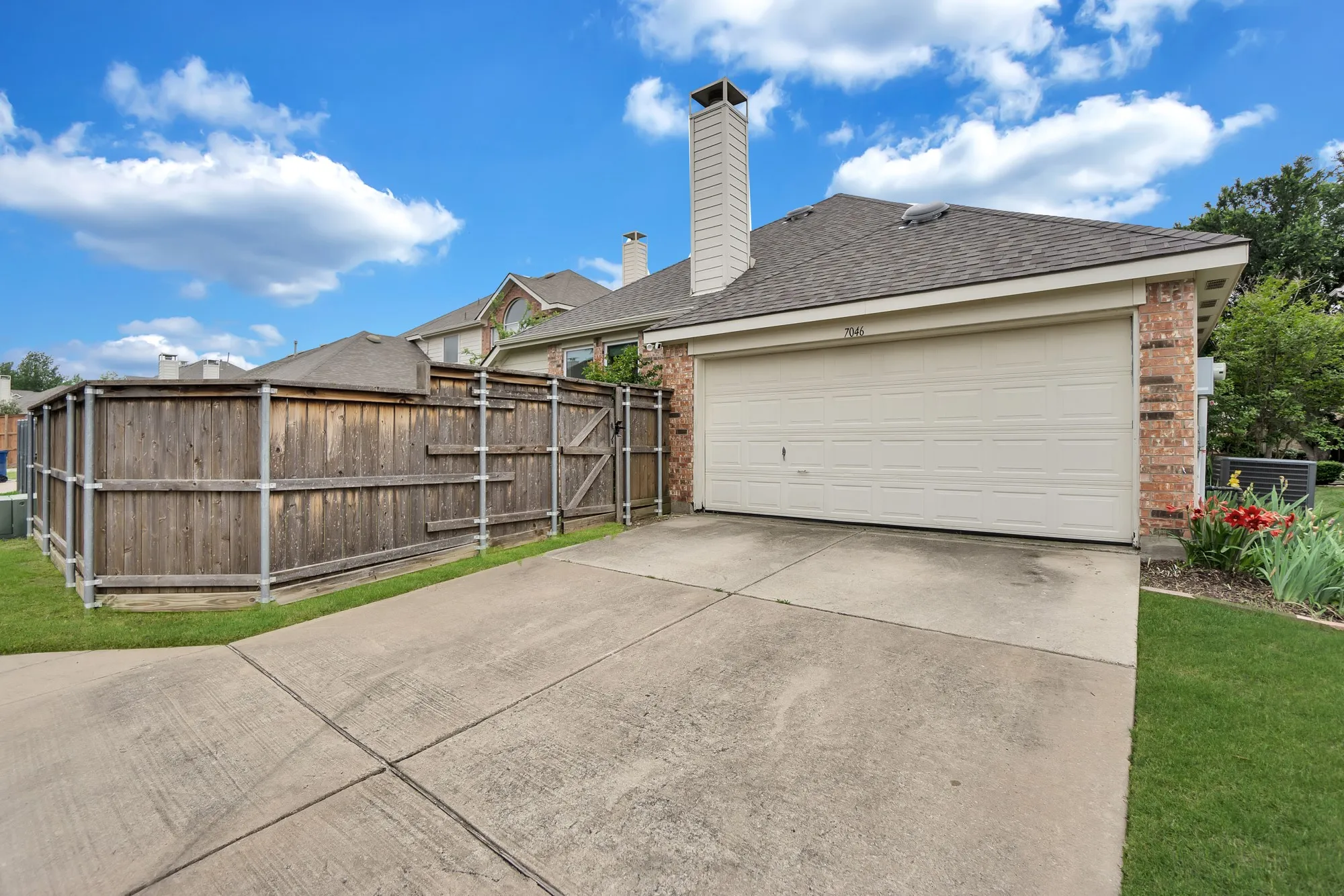 Single Family Residence For Rent in Collin County , 7046 Saint Augustine Drive, Frisco, Texas 75033, 4 Bedroom, 2 Bathroom, 2 Garage spaces, 1,995 Sqft, built in 2000, mls#21337244, Real Estate Agent in Frisco, Homes For Rent in Collin county, Homes For Rent in Frisco, Realtor in Frisco Texas, Real Estate Brokerage Independent Realty Texas, Luminita Cordes Realtor