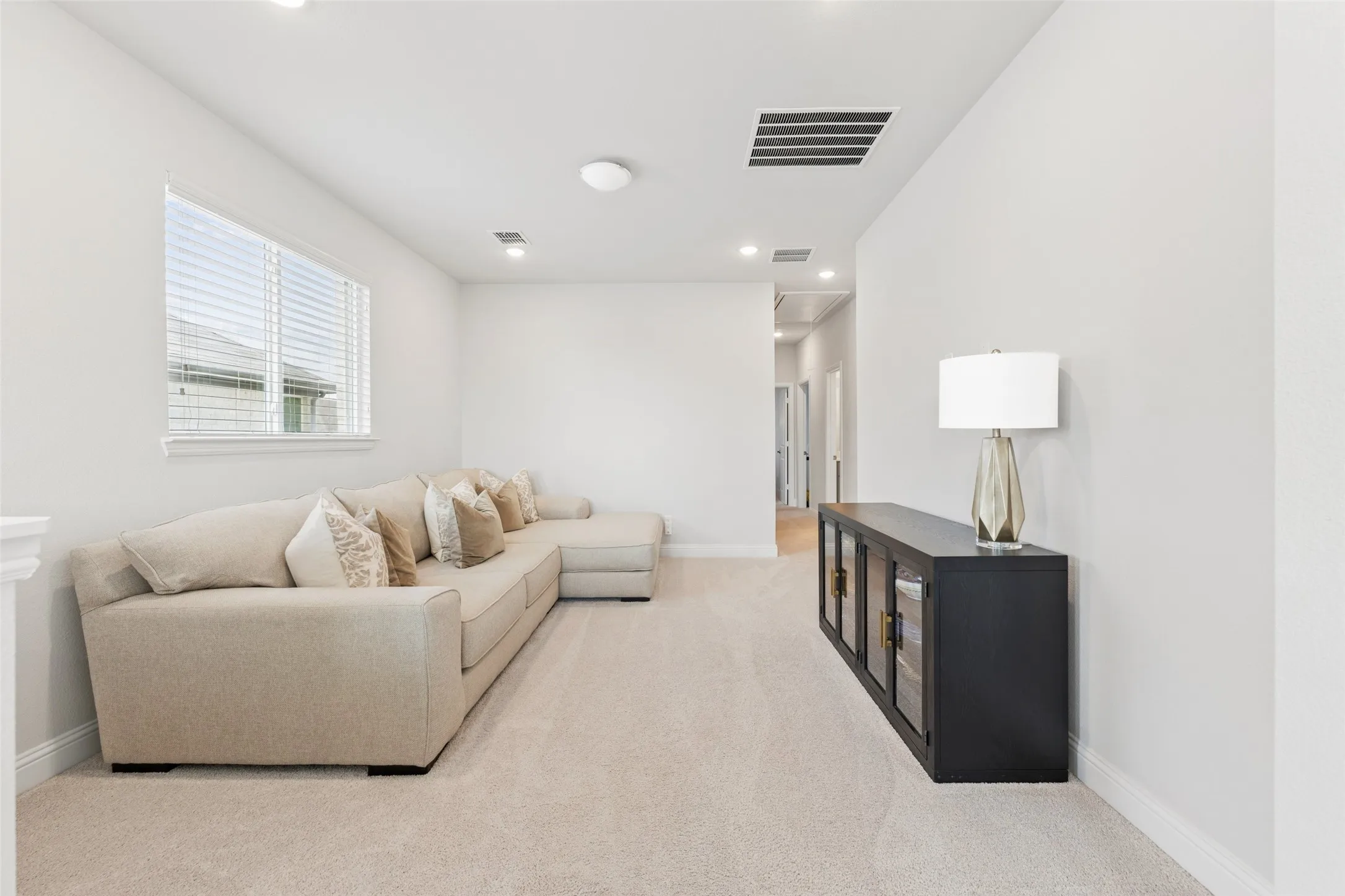 Single Family Residence For Sale in Collin County , 10659 Downy Cup Drive, Frisco, Texas 75035, 5 Bedroom, 3 Bathroom, 2 Garage spaces, 2,446 Sqft, built in 2022, mls#21336631, Real Estate Agent in Frisco, Homes For Sale in Collin county, Homes For Sale in Frisco, Realtor in Frisco Texas, Real Estate Brokerage Independent Realty Texas, Luminita Cordes Realtor