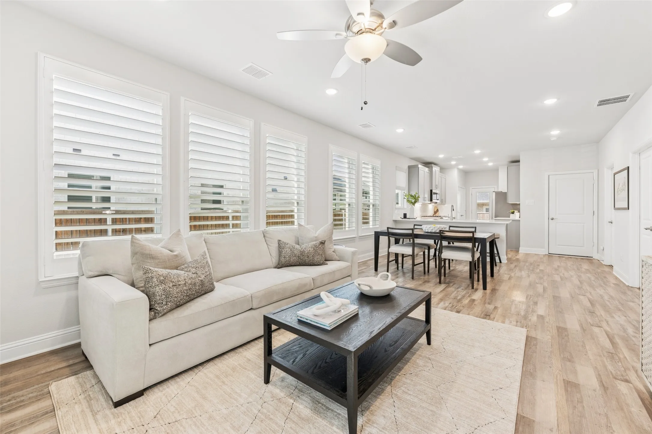 Single Family Residence For Sale in Collin County , 10659 Downy Cup Drive, Frisco, Texas 75035, 5 Bedroom, 3 Bathroom, 2 Garage spaces, 2,446 Sqft, built in 2022, mls#21336631, Real Estate Agent in Frisco, Homes For Sale in Collin county, Homes For Sale in Frisco, Realtor in Frisco Texas, Real Estate Brokerage Independent Realty Texas, Luminita Cordes Realtor