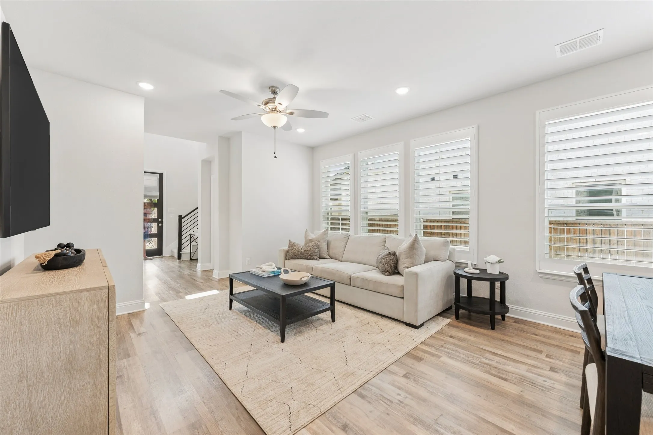 Single Family Residence For Sale in Collin County , 10659 Downy Cup Drive, Frisco, Texas 75035, 5 Bedroom, 3 Bathroom, 2 Garage spaces, 2,446 Sqft, built in 2022, mls#21336631, Real Estate Agent in Frisco, Homes For Sale in Collin county, Homes For Sale in Frisco, Realtor in Frisco Texas, Real Estate Brokerage Independent Realty Texas, Luminita Cordes Realtor