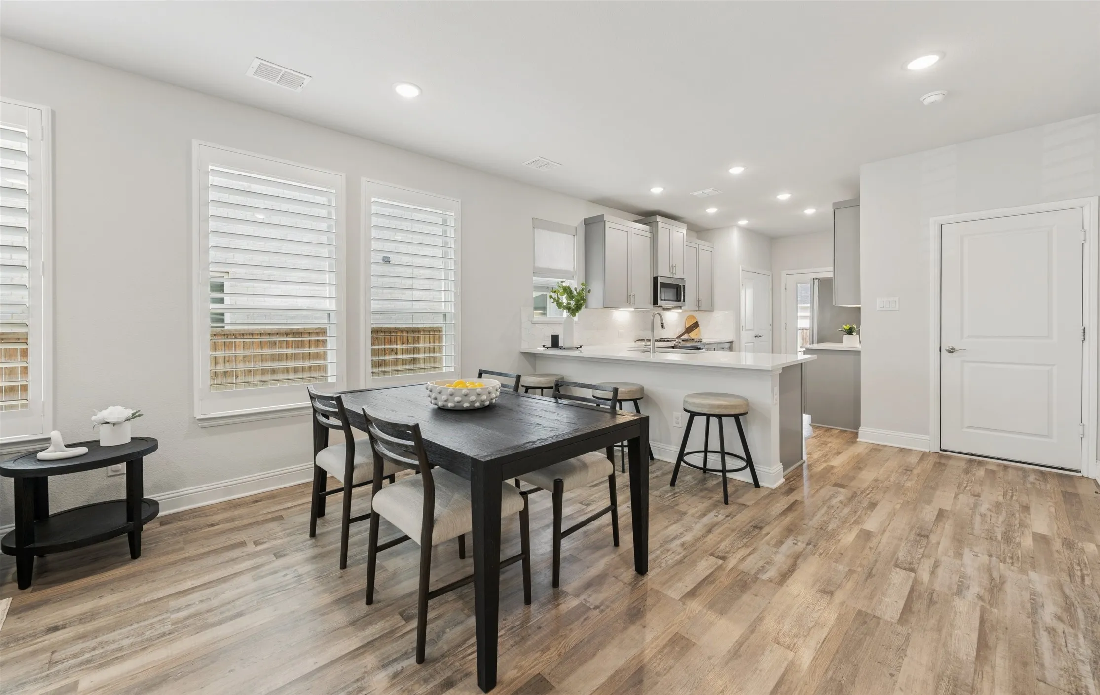 Single Family Residence For Sale in Collin County , 10659 Downy Cup Drive, Frisco, Texas 75035, 5 Bedroom, 3 Bathroom, 2 Garage spaces, 2,446 Sqft, built in 2022, mls#21336631, Real Estate Agent in Frisco, Homes For Sale in Collin county, Homes For Sale in Frisco, Realtor in Frisco Texas, Real Estate Brokerage Independent Realty Texas, Luminita Cordes Realtor