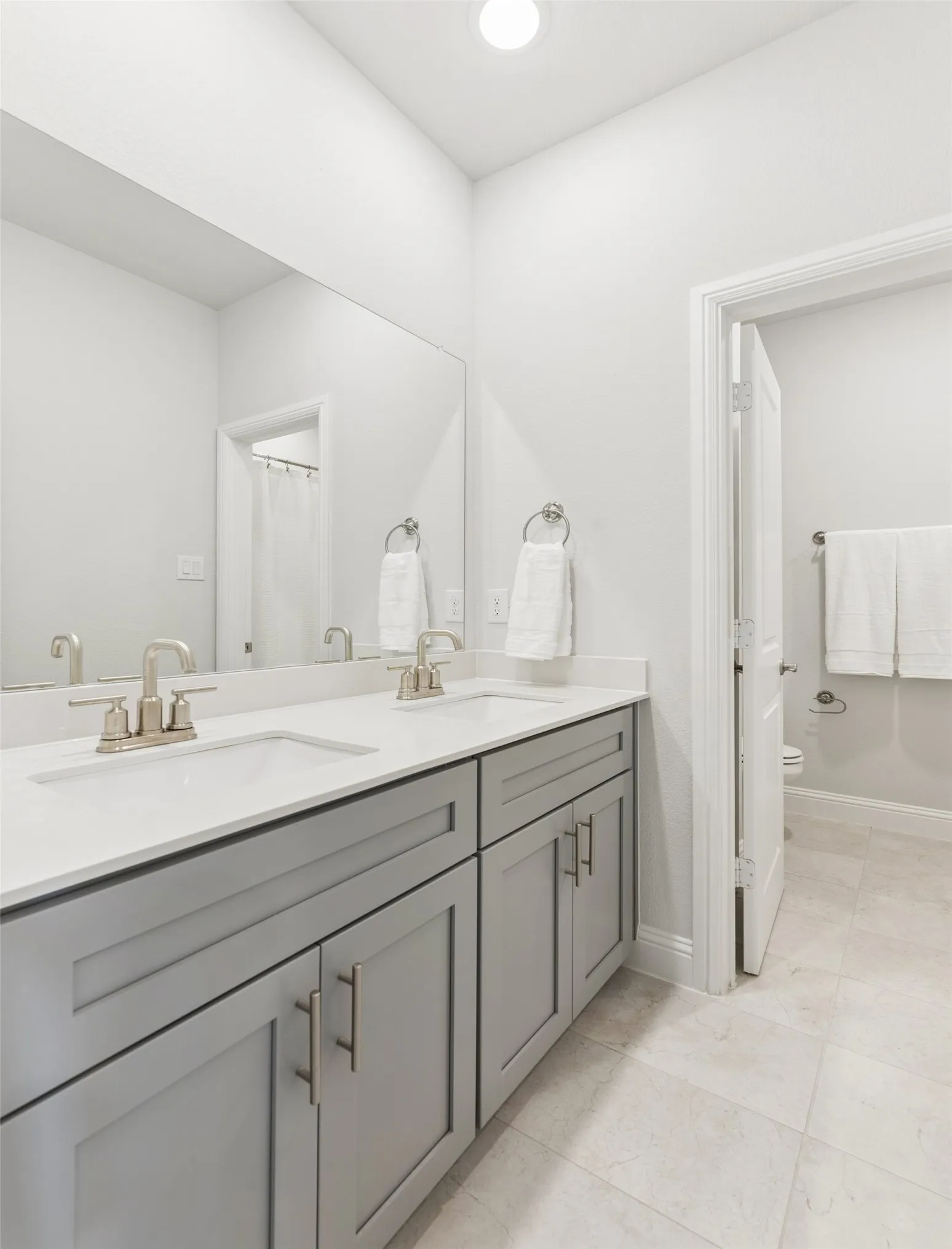 Single Family Residence For Sale in Collin County , 10659 Downy Cup Drive, Frisco, Texas 75035, 5 Bedroom, 3 Bathroom, 2 Garage spaces, 2,446 Sqft, built in 2022, mls#21336631, Real Estate Agent in Frisco, Homes For Sale in Collin county, Homes For Sale in Frisco, Realtor in Frisco Texas, Real Estate Brokerage Independent Realty Texas, Luminita Cordes Realtor