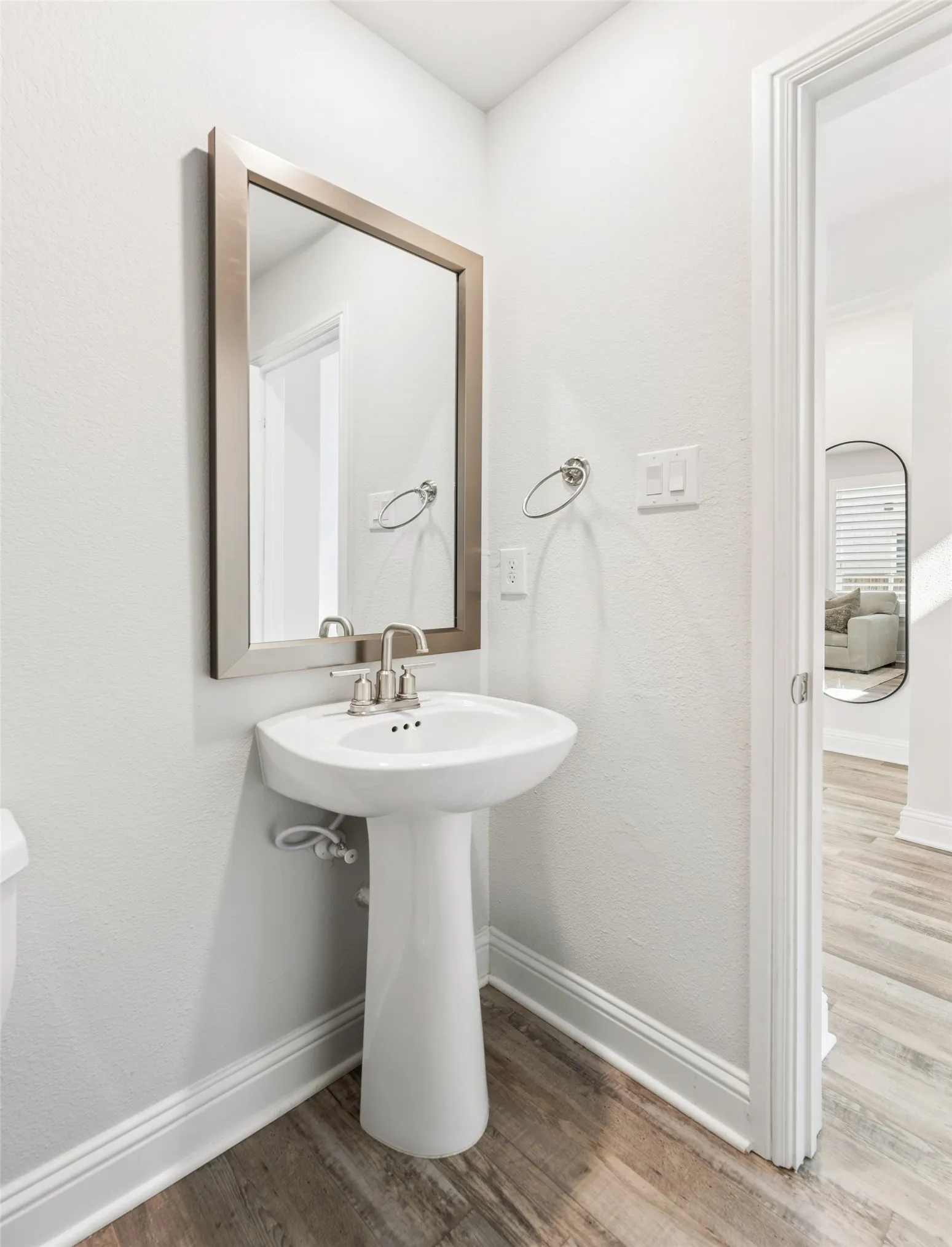 Single Family Residence For Sale in Collin County , 10659 Downy Cup Drive, Frisco, Texas 75035, 5 Bedroom, 3 Bathroom, 2 Garage spaces, 2,446 Sqft, built in 2022, mls#21336631, Real Estate Agent in Frisco, Homes For Sale in Collin county, Homes For Sale in Frisco, Realtor in Frisco Texas, Real Estate Brokerage Independent Realty Texas, Luminita Cordes Realtor