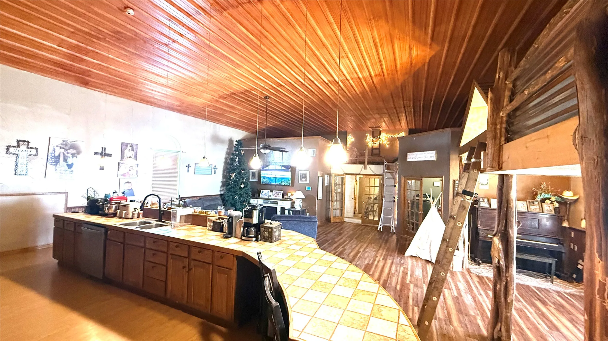 Single Family Residence For Sale in Jones County , 1302 20th Street, Anson, Texas 79501, 3 Bedroom, 2 Bathroom, 1 Garage spaces, 2,734 Sqft, built in 1999, mls#21337252, Real Estate Agent in Anson, Homes For Sale in Jones county, Homes For Sale in Anson, Realtor in Anson Texas, Real Estate Brokerage Independent Realty Texas, Luminita Cordes Realtor