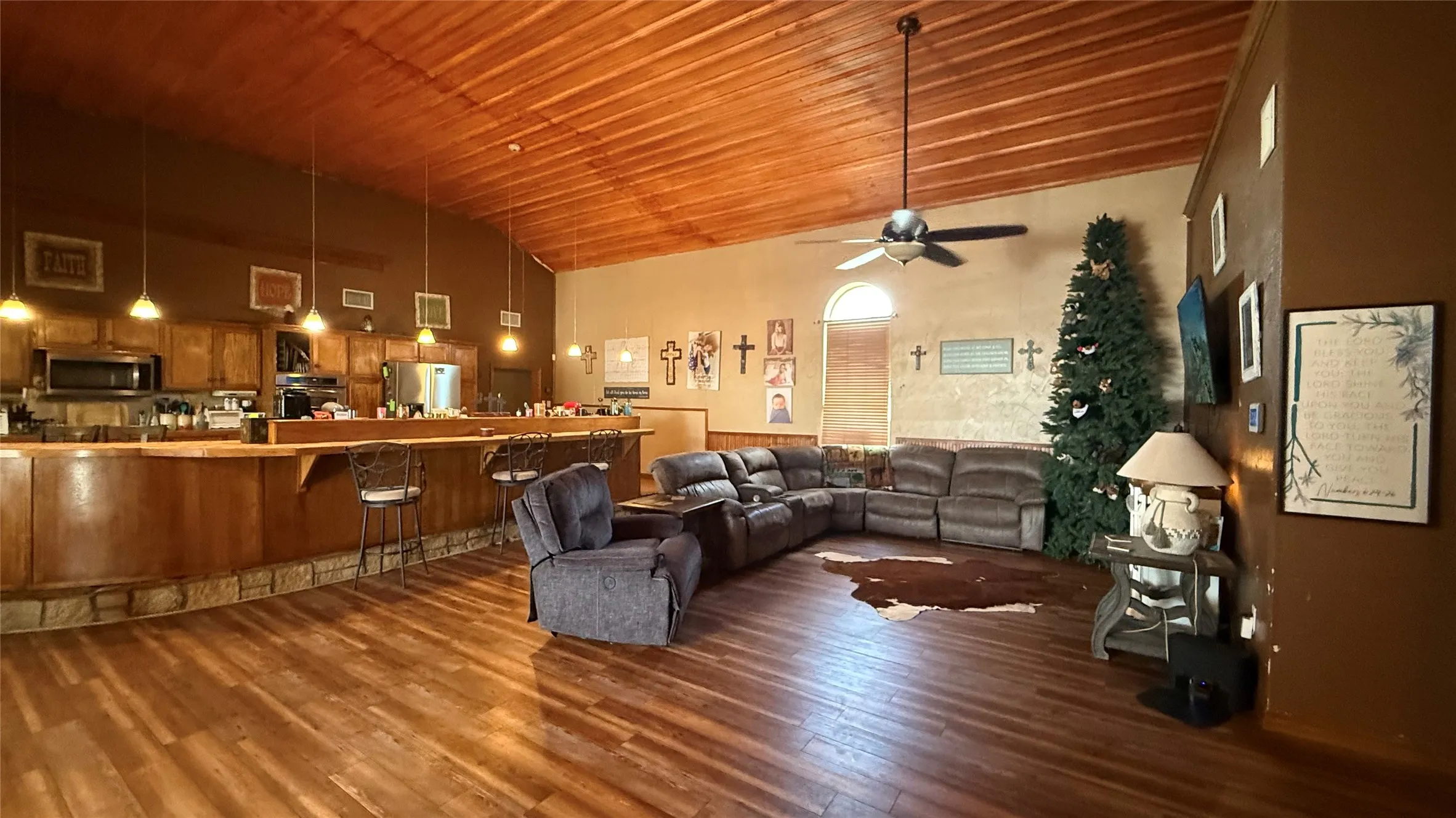 Single Family Residence For Sale in Jones County , 1302 20th Street, Anson, Texas 79501, 3 Bedroom, 2 Bathroom, 1 Garage spaces, 2,734 Sqft, built in 1999, mls#21337252, Real Estate Agent in Anson, Homes For Sale in Jones county, Homes For Sale in Anson, Realtor in Anson Texas, Real Estate Brokerage Independent Realty Texas, Luminita Cordes Realtor