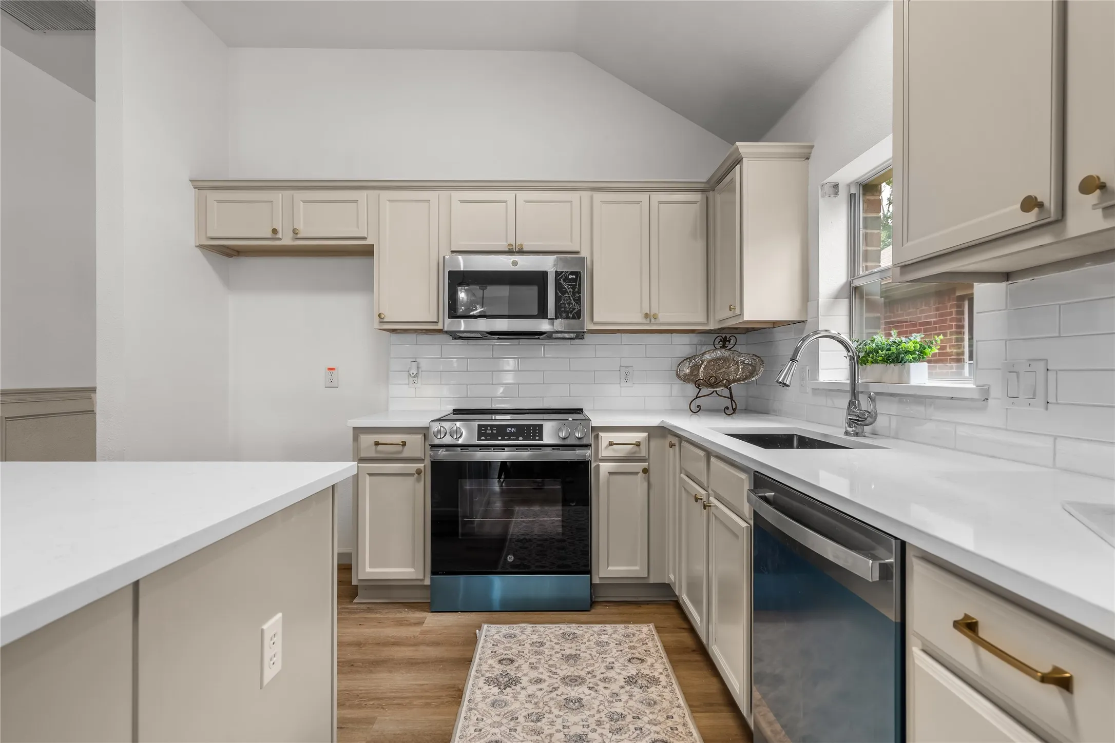 Kitchen 4