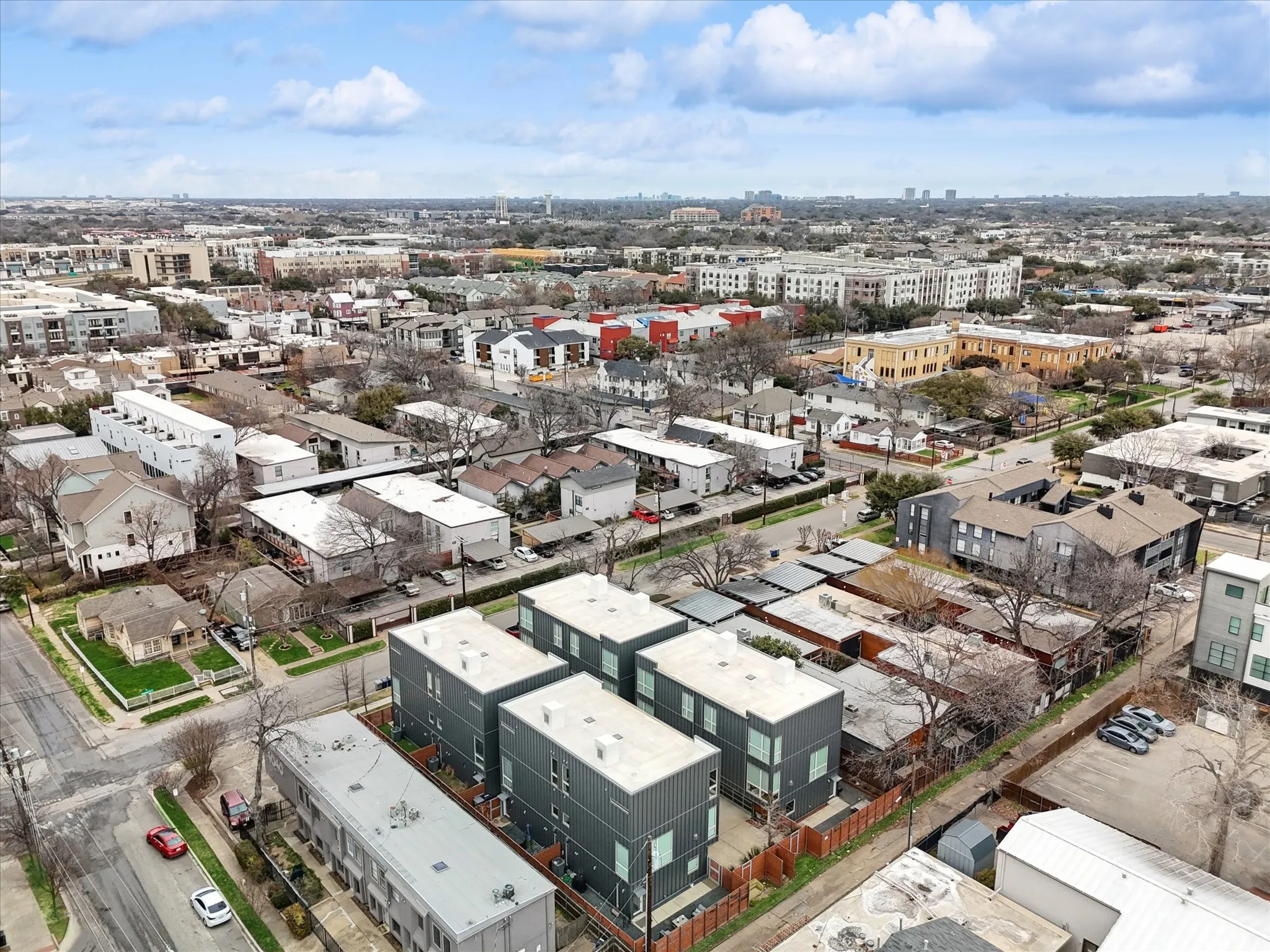 Townhouse For Rent in Dallas County , 2706 Throckmorton Street D, Dallas, Texas 75219, 2 Bedroom, 3 Bathroom, 2 Garage spaces, 1,920 Sqft, built in 2016, mls#21337248, Real Estate Agent in Dallas, Homes For Rent in Dallas county, Homes For Rent in Dallas, Realtor in Dallas Texas, Real Estate Brokerage Independent Realty Texas, Luminita Cordes Realtor
