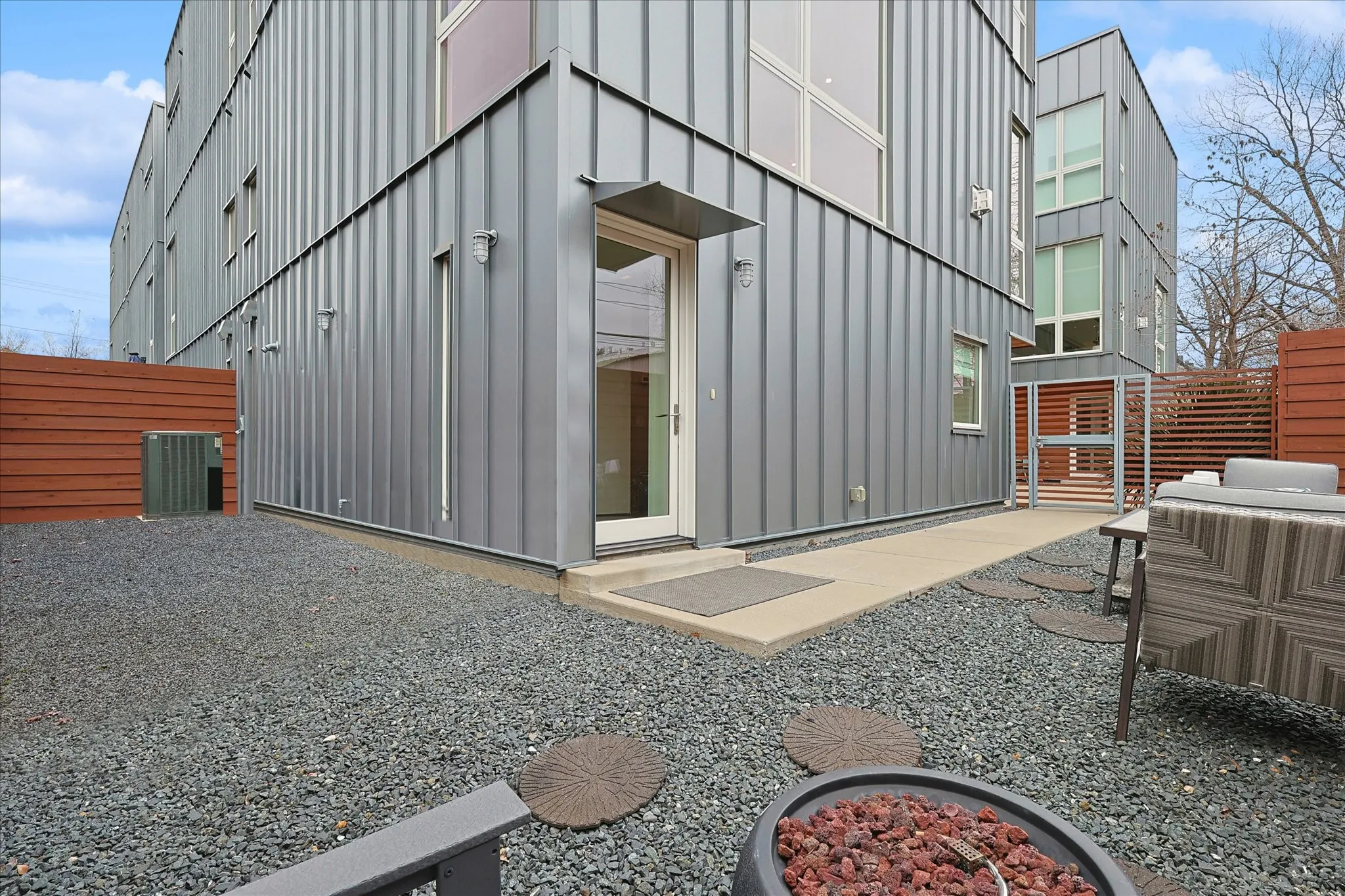 Townhouse For Rent in Dallas County , 2706 Throckmorton Street D, Dallas, Texas 75219, 2 Bedroom, 3 Bathroom, 2 Garage spaces, 1,920 Sqft, built in 2016, mls#21337248, Real Estate Agent in Dallas, Homes For Rent in Dallas county, Homes For Rent in Dallas, Realtor in Dallas Texas, Real Estate Brokerage Independent Realty Texas, Luminita Cordes Realtor