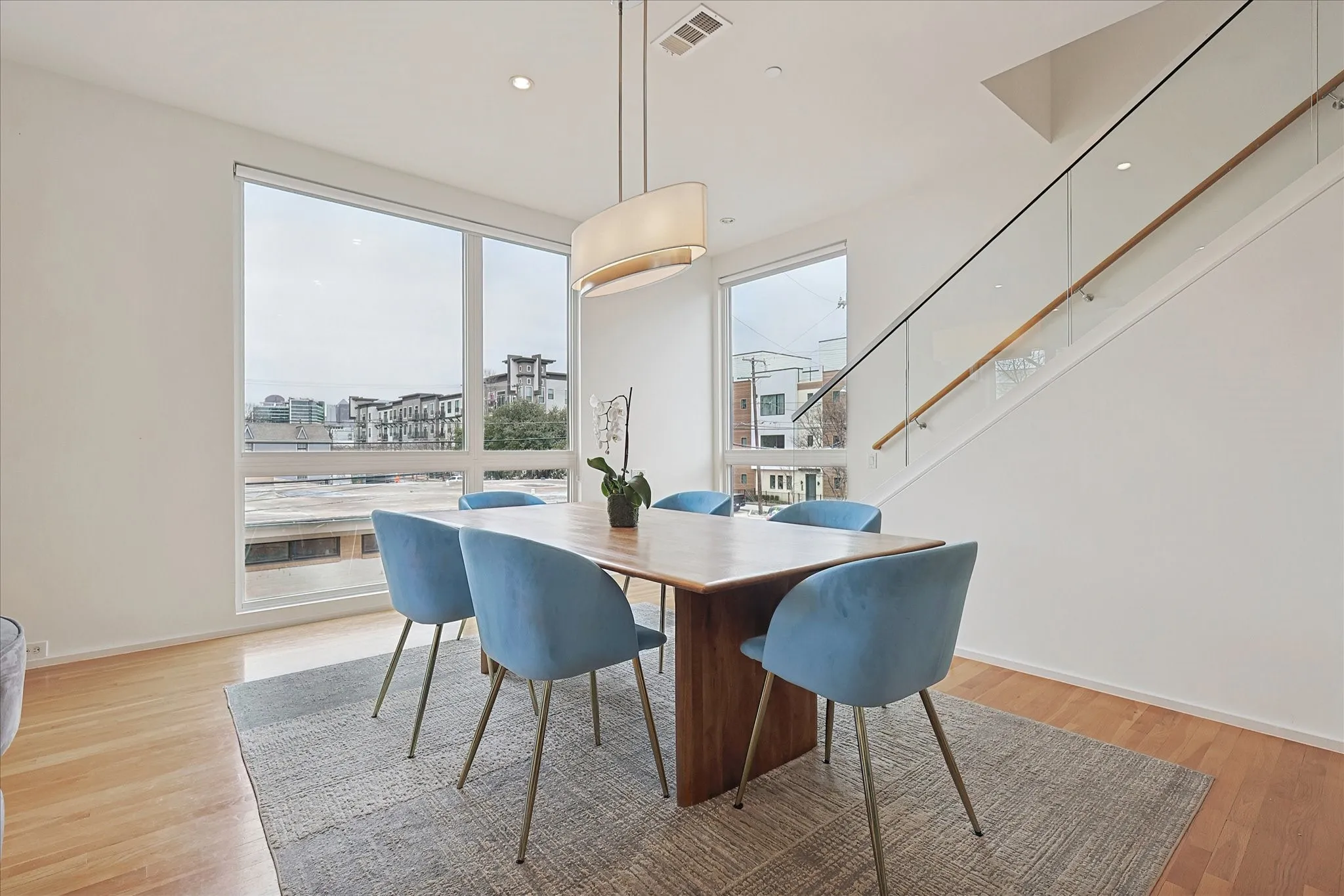 Townhouse For Rent in Dallas County , 2706 Throckmorton Street D, Dallas, Texas 75219, 2 Bedroom, 3 Bathroom, 2 Garage spaces, 1,920 Sqft, built in 2016, mls#21337248, Real Estate Agent in Dallas, Homes For Rent in Dallas county, Homes For Rent in Dallas, Realtor in Dallas Texas, Real Estate Brokerage Independent Realty Texas, Luminita Cordes Realtor
