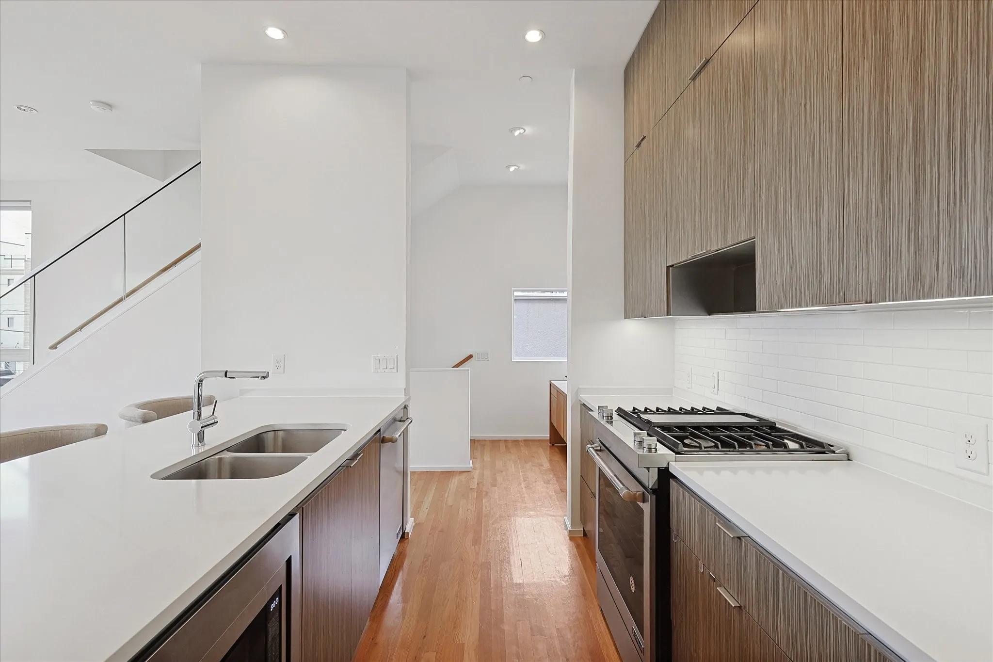 Townhouse For Rent in Dallas County , 2706 Throckmorton Street D, Dallas, Texas 75219, 2 Bedroom, 3 Bathroom, 2 Garage spaces, 1,920 Sqft, built in 2016, mls#21337248, Real Estate Agent in Dallas, Homes For Rent in Dallas county, Homes For Rent in Dallas, Realtor in Dallas Texas, Real Estate Brokerage Independent Realty Texas, Luminita Cordes Realtor