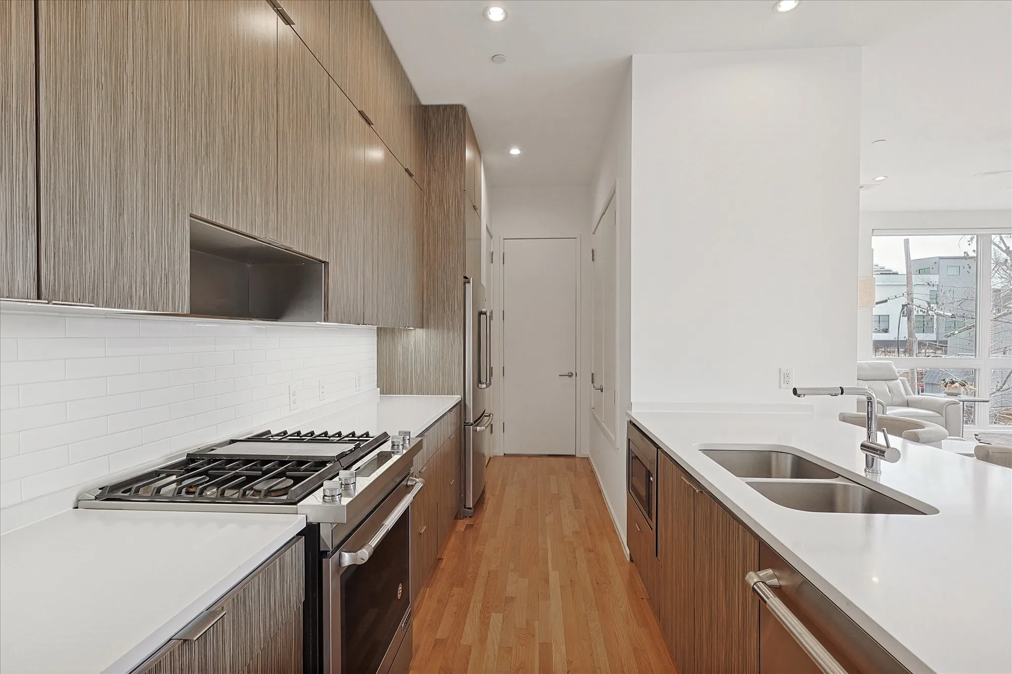 Townhouse For Rent in Dallas County , 2706 Throckmorton Street D, Dallas, Texas 75219, 2 Bedroom, 3 Bathroom, 2 Garage spaces, 1,920 Sqft, built in 2016, mls#21337248, Real Estate Agent in Dallas, Homes For Rent in Dallas county, Homes For Rent in Dallas, Realtor in Dallas Texas, Real Estate Brokerage Independent Realty Texas, Luminita Cordes Realtor
