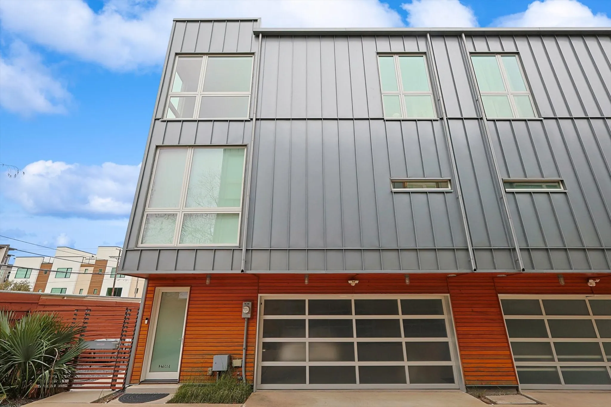 Townhouse For Rent in Dallas County , 2706 Throckmorton Street D, Dallas, Texas 75219, 2 Bedroom, 3 Bathroom, 2 Garage spaces, 1,920 Sqft, built in 2016, mls#21337248, Real Estate Agent in Dallas, Homes For Rent in Dallas county, Homes For Rent in Dallas, Realtor in Dallas Texas, Real Estate Brokerage Independent Realty Texas, Luminita Cordes Realtor