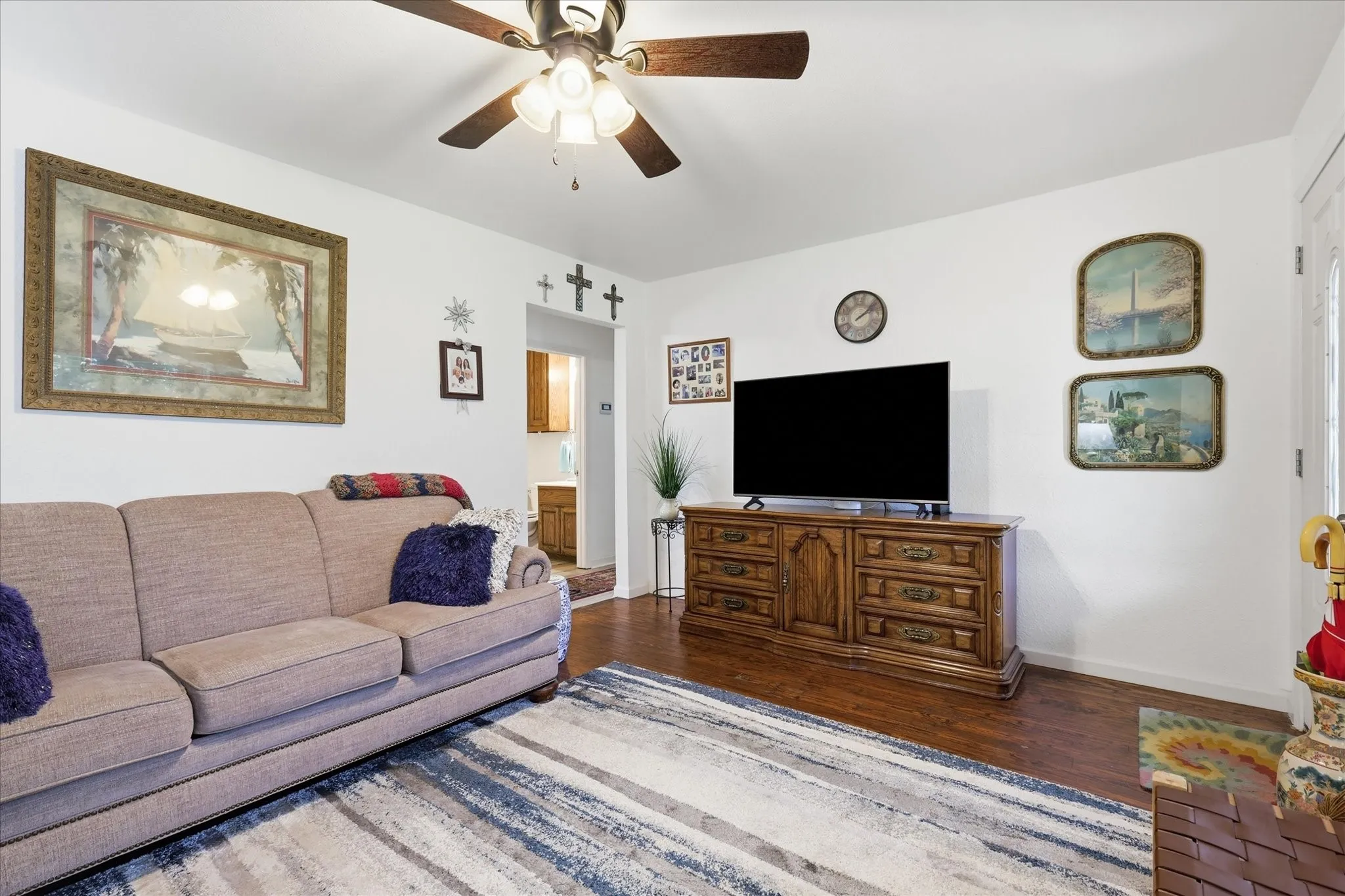 Single Family Residence For Sale in Grayson County , 116 Pecan Street, Whitesboro, Texas 76273, 3 Bedroom, 1 Bathroom, Garage spaces, 1,068 Sqft, built in 1960, mls#21336542, Real Estate Agent in Whitesboro, Homes For Sale in Grayson county, Homes For Sale in Whitesboro, Realtor in Whitesboro Texas, Real Estate Brokerage Independent Realty Texas, Luminita Cordes Realtor