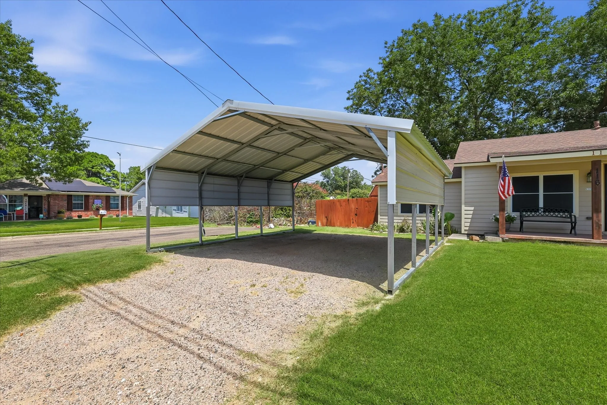 Single Family Residence For Sale in Grayson County , 116 Pecan Street, Whitesboro, Texas 76273, 3 Bedroom, 1 Bathroom, Garage spaces, 1,068 Sqft, built in 1960, mls#21336542, Real Estate Agent in Whitesboro, Homes For Sale in Grayson county, Homes For Sale in Whitesboro, Realtor in Whitesboro Texas, Real Estate Brokerage Independent Realty Texas, Luminita Cordes Realtor