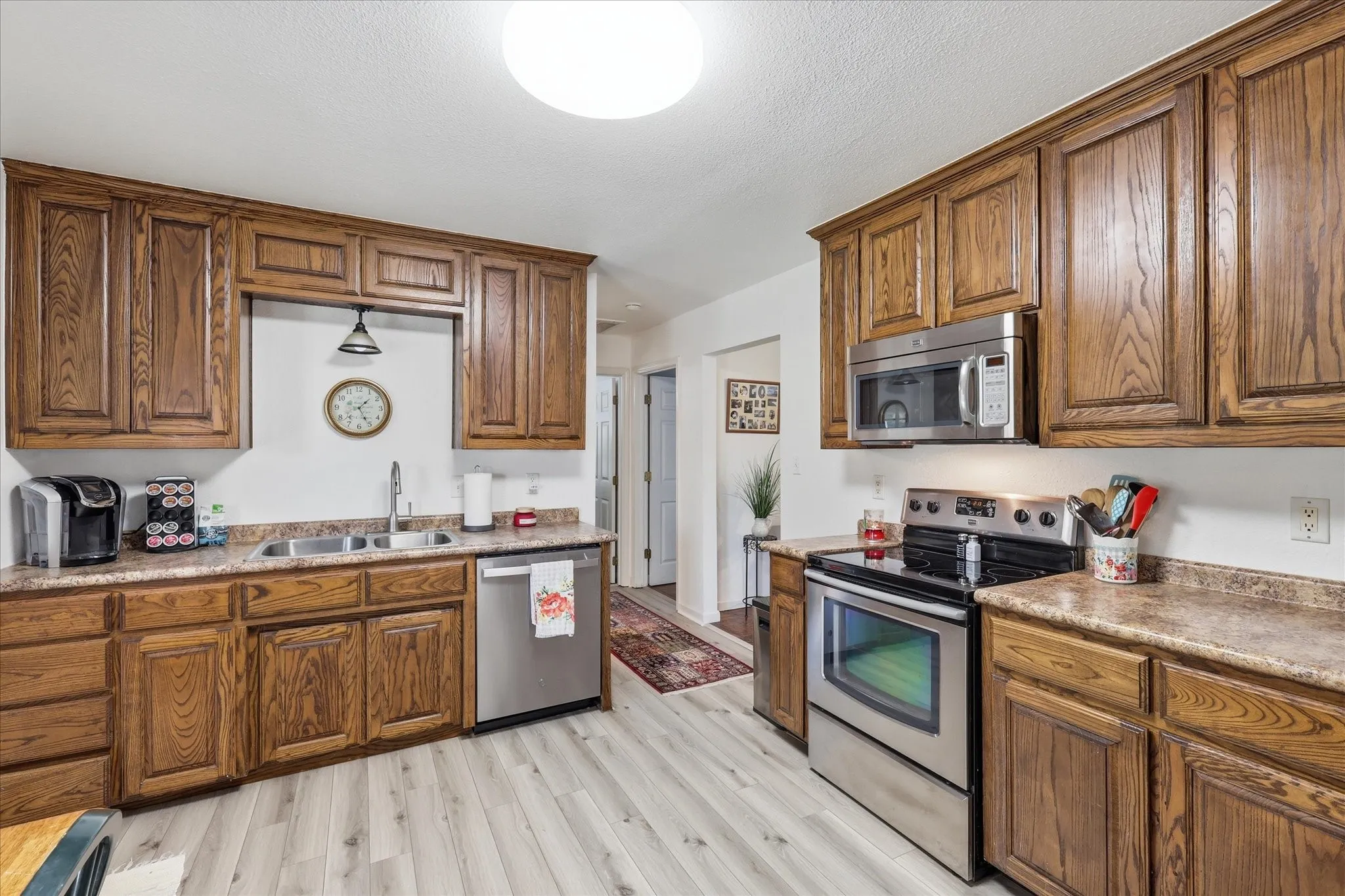 Single Family Residence For Sale in Grayson County , 116 Pecan Street, Whitesboro, Texas 76273, 3 Bedroom, 1 Bathroom, Garage spaces, 1,068 Sqft, built in 1960, mls#21336542, Real Estate Agent in Whitesboro, Homes For Sale in Grayson county, Homes For Sale in Whitesboro, Realtor in Whitesboro Texas, Real Estate Brokerage Independent Realty Texas, Luminita Cordes Realtor