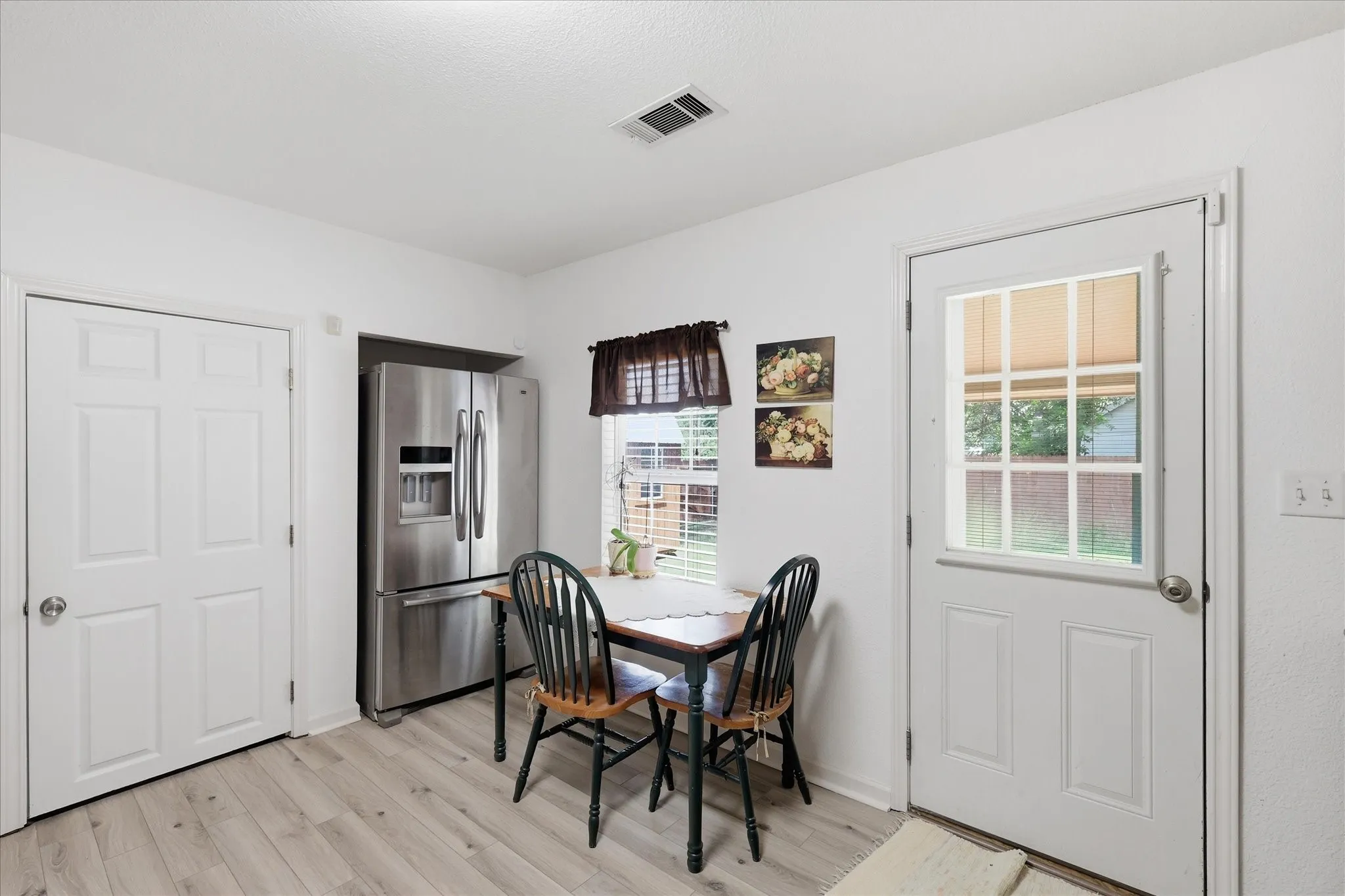 Single Family Residence For Sale in Grayson County , 116 Pecan Street, Whitesboro, Texas 76273, 3 Bedroom, 1 Bathroom, Garage spaces, 1,068 Sqft, built in 1960, mls#21336542, Real Estate Agent in Whitesboro, Homes For Sale in Grayson county, Homes For Sale in Whitesboro, Realtor in Whitesboro Texas, Real Estate Brokerage Independent Realty Texas, Luminita Cordes Realtor
