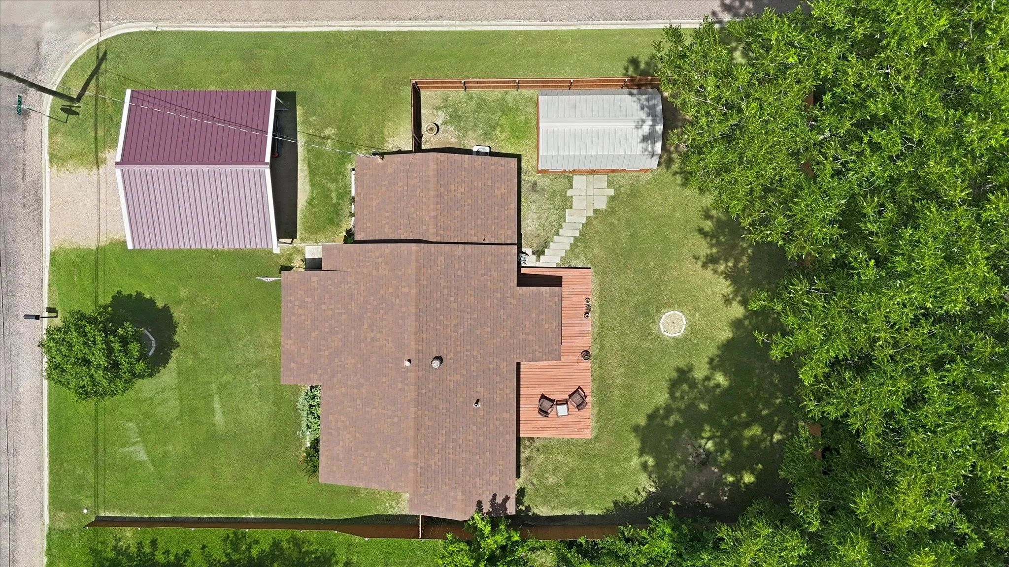 Single Family Residence For Sale in Grayson County , 116 Pecan Street, Whitesboro, Texas 76273, 3 Bedroom, 1 Bathroom, Garage spaces, 1,068 Sqft, built in 1960, mls#21336542, Real Estate Agent in Whitesboro, Homes For Sale in Grayson county, Homes For Sale in Whitesboro, Realtor in Whitesboro Texas, Real Estate Brokerage Independent Realty Texas, Luminita Cordes Realtor