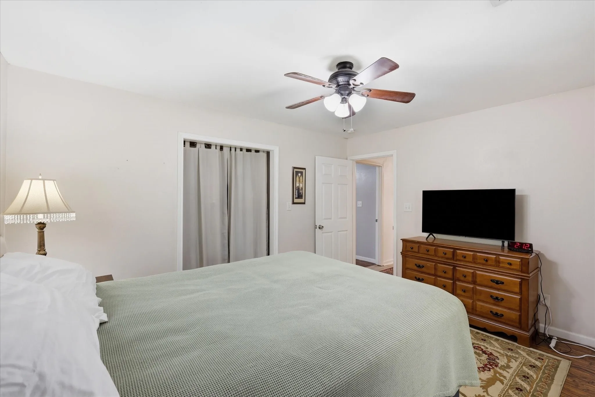 Single Family Residence For Sale in Grayson County , 116 Pecan Street, Whitesboro, Texas 76273, 3 Bedroom, 1 Bathroom, Garage spaces, 1,068 Sqft, built in 1960, mls#21336542, Real Estate Agent in Whitesboro, Homes For Sale in Grayson county, Homes For Sale in Whitesboro, Realtor in Whitesboro Texas, Real Estate Brokerage Independent Realty Texas, Luminita Cordes Realtor
