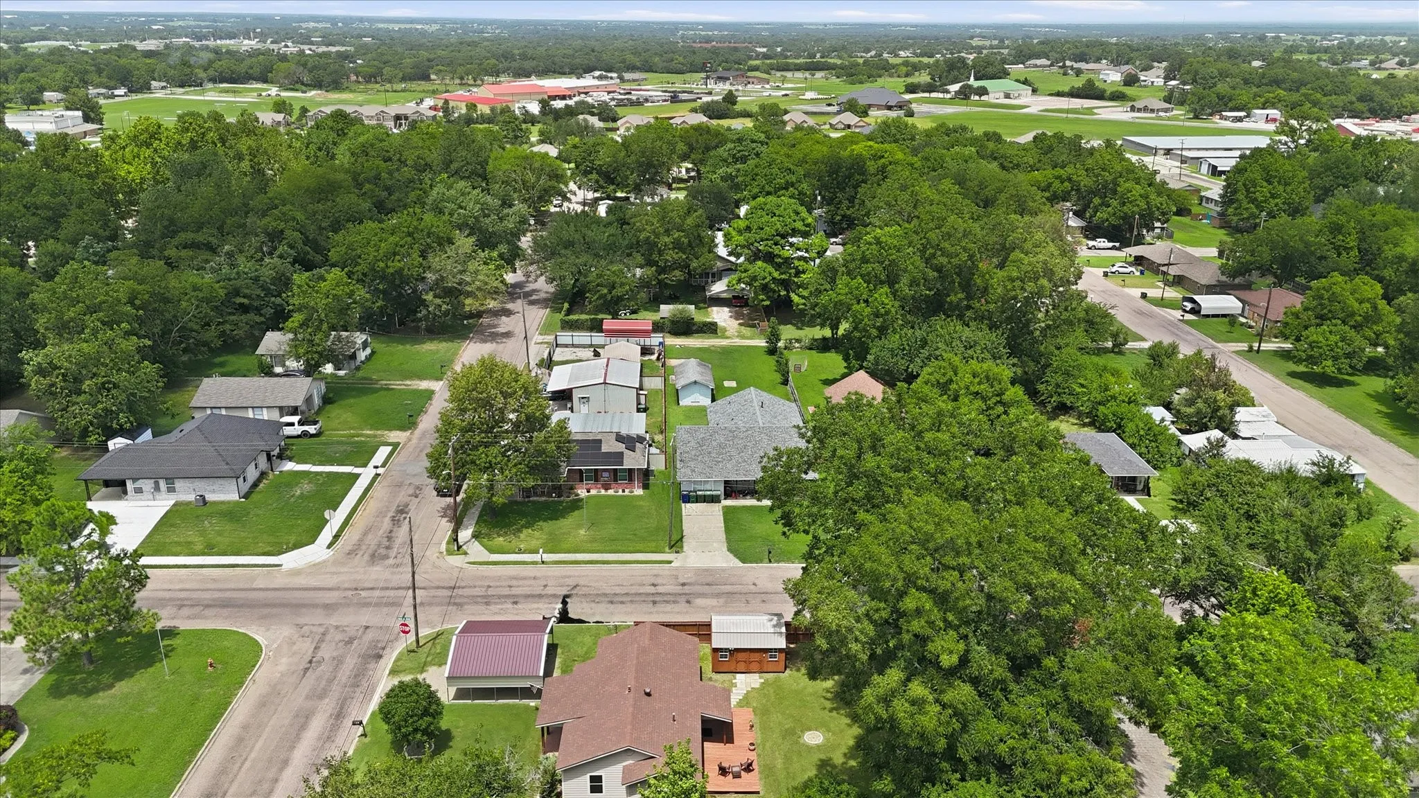 Single Family Residence For Sale in Grayson County , 116 Pecan Street, Whitesboro, Texas 76273, 3 Bedroom, 1 Bathroom, Garage spaces, 1,068 Sqft, built in 1960, mls#21336542, Real Estate Agent in Whitesboro, Homes For Sale in Grayson county, Homes For Sale in Whitesboro, Realtor in Whitesboro Texas, Real Estate Brokerage Independent Realty Texas, Luminita Cordes Realtor