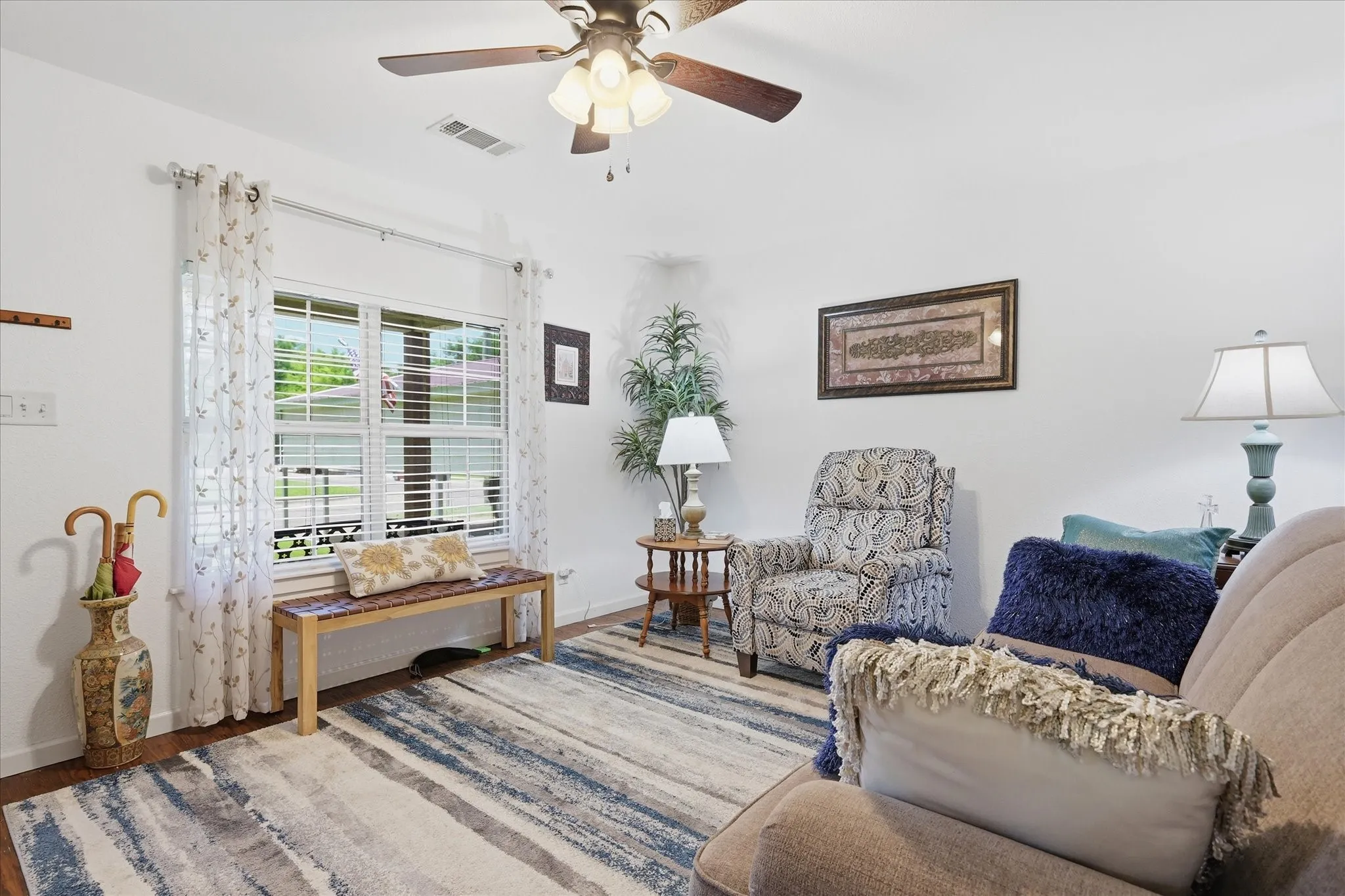 Single Family Residence For Sale in Grayson County , 116 Pecan Street, Whitesboro, Texas 76273, 3 Bedroom, 1 Bathroom, Garage spaces, 1,068 Sqft, built in 1960, mls#21336542, Real Estate Agent in Whitesboro, Homes For Sale in Grayson county, Homes For Sale in Whitesboro, Realtor in Whitesboro Texas, Real Estate Brokerage Independent Realty Texas, Luminita Cordes Realtor