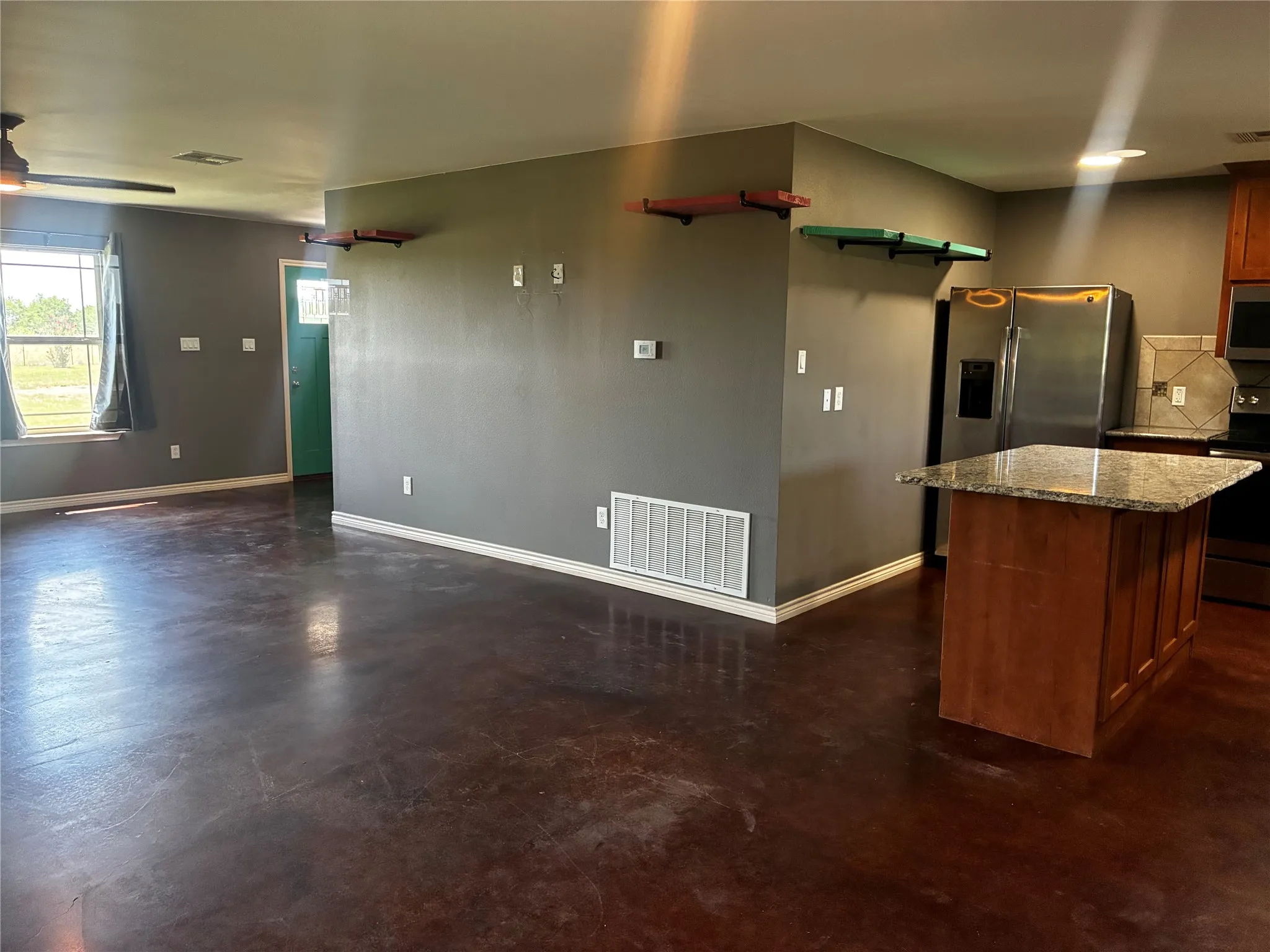 Single Family Residence For Sale in Lampasas County , 23748 N US Highway 281, Lampasas, Texas 76550, 3 Bedrooms, 3 Bathrooms, Garage spaces, 2,000 Sqft, built in 2018, Price $495,000, mls#21336298, Real Estate Agent in Lampasas, Homes For Sale in Lampasas county, Homes For Sale in Lampasas, Realtor in Lampasas Texas, Real Estate Brokerage Independent Realty Texas, Luminita Cordes Realtor