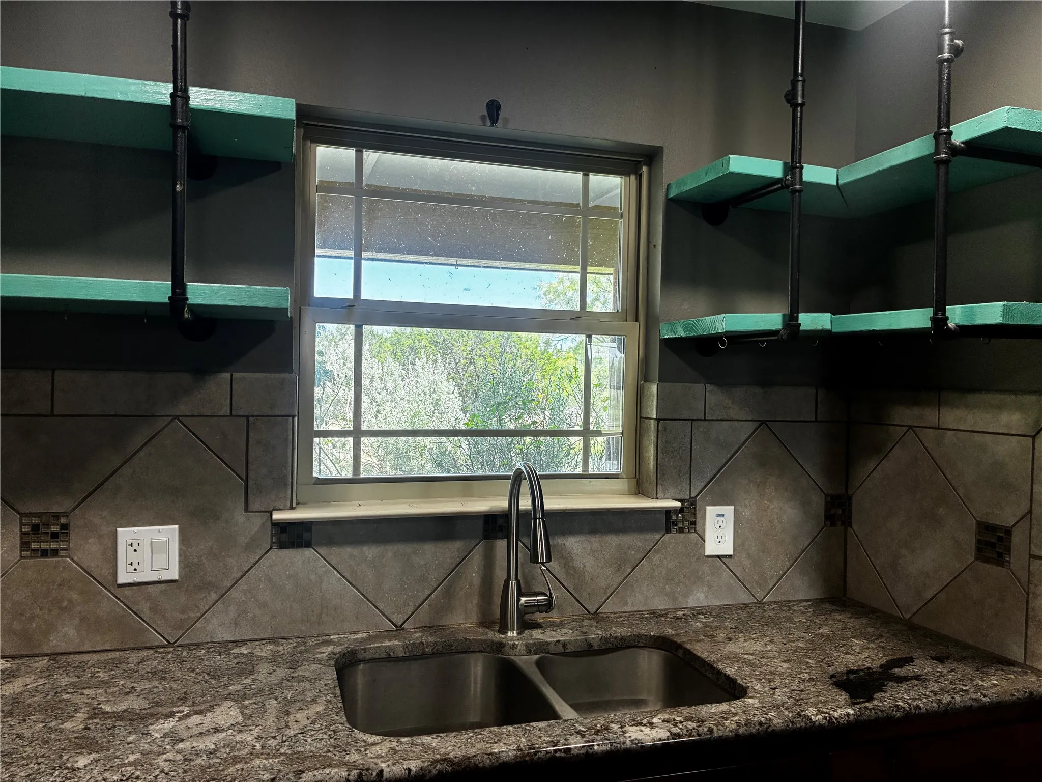 Single Family Residence For Sale in Lampasas County , 23748 N US Highway 281, Lampasas, Texas 76550, 3 Bedrooms, 3 Bathrooms, Garage spaces, 2,000 Sqft, built in 2018, Price $495,000, mls#21336298, Real Estate Agent in Lampasas, Homes For Sale in Lampasas county, Homes For Sale in Lampasas, Realtor in Lampasas Texas, Real Estate Brokerage Independent Realty Texas, Luminita Cordes Realtor
