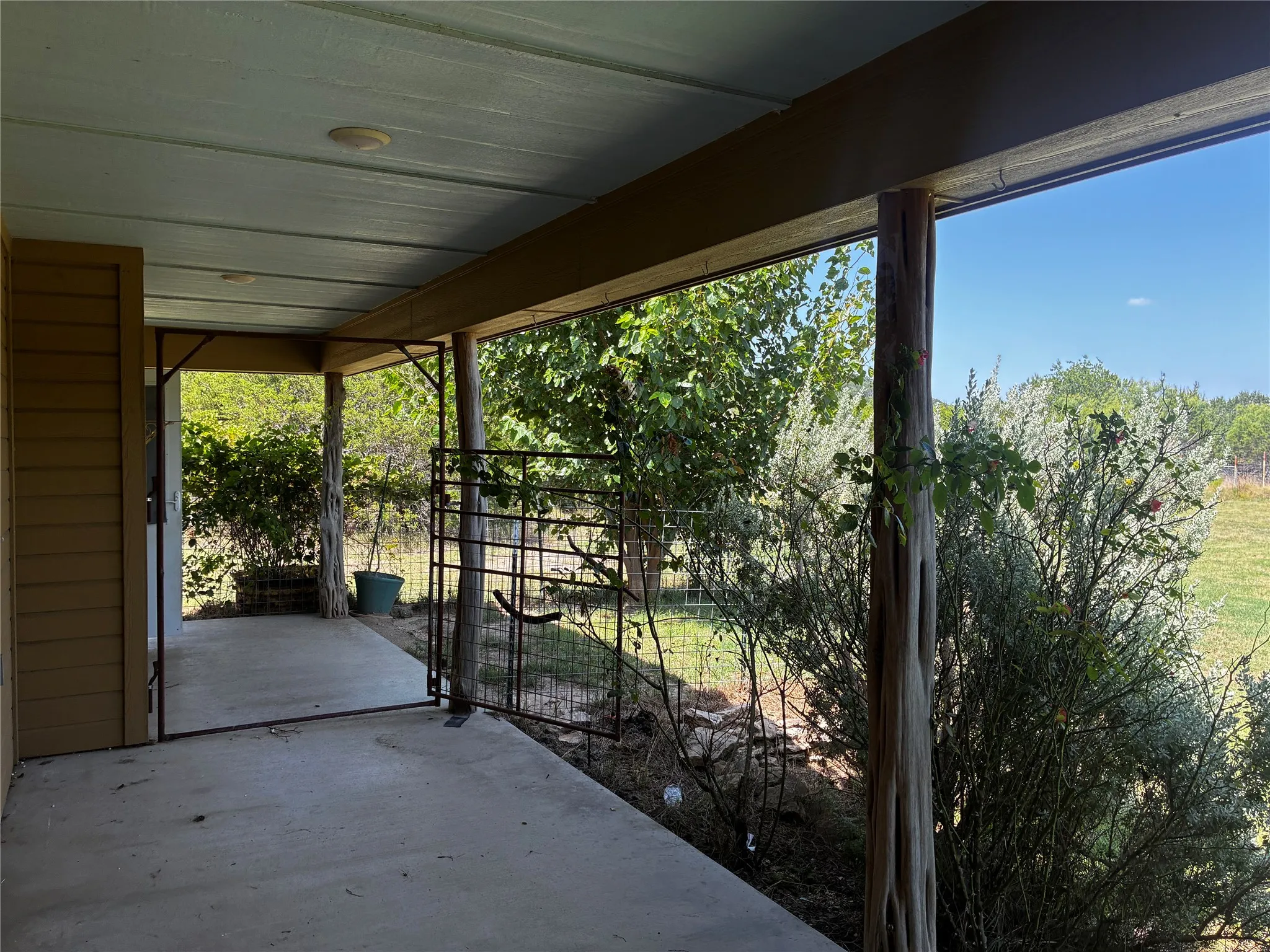 Single Family Residence For Sale in Lampasas County , 23748 N US Highway 281, Lampasas, Texas 76550, 3 Bedrooms, 3 Bathrooms, Garage spaces, 2,000 Sqft, built in 2018, Price $495,000, mls#21336298, Real Estate Agent in Lampasas, Homes For Sale in Lampasas county, Homes For Sale in Lampasas, Realtor in Lampasas Texas, Real Estate Brokerage Independent Realty Texas, Luminita Cordes Realtor