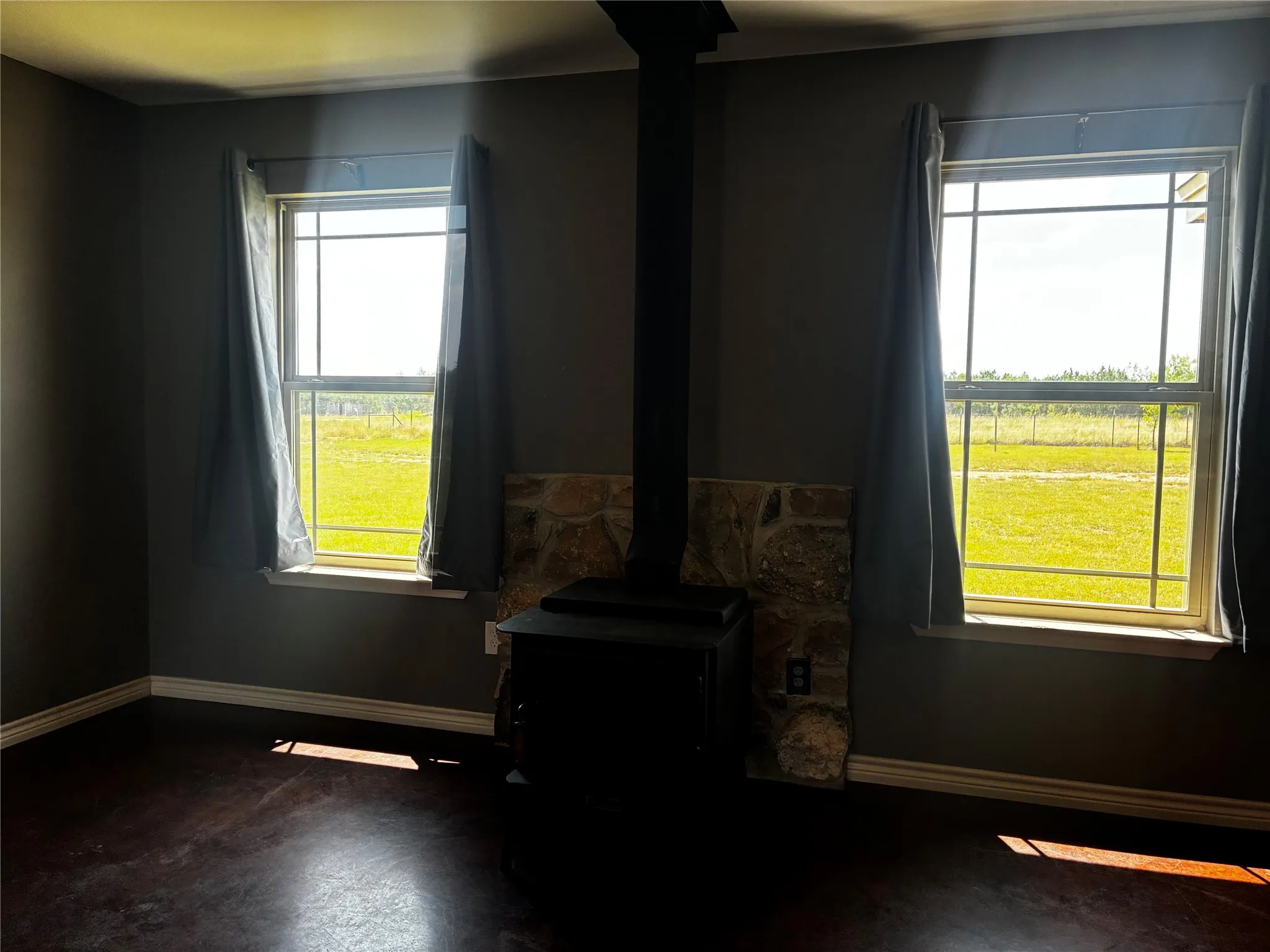 Single Family Residence For Sale in Lampasas County , 23748 N US Highway 281, Lampasas, Texas 76550, 3 Bedrooms, 3 Bathrooms, Garage spaces, 2,000 Sqft, built in 2018, Price $495,000, mls#21336298, Real Estate Agent in Lampasas, Homes For Sale in Lampasas county, Homes For Sale in Lampasas, Realtor in Lampasas Texas, Real Estate Brokerage Independent Realty Texas, Luminita Cordes Realtor
