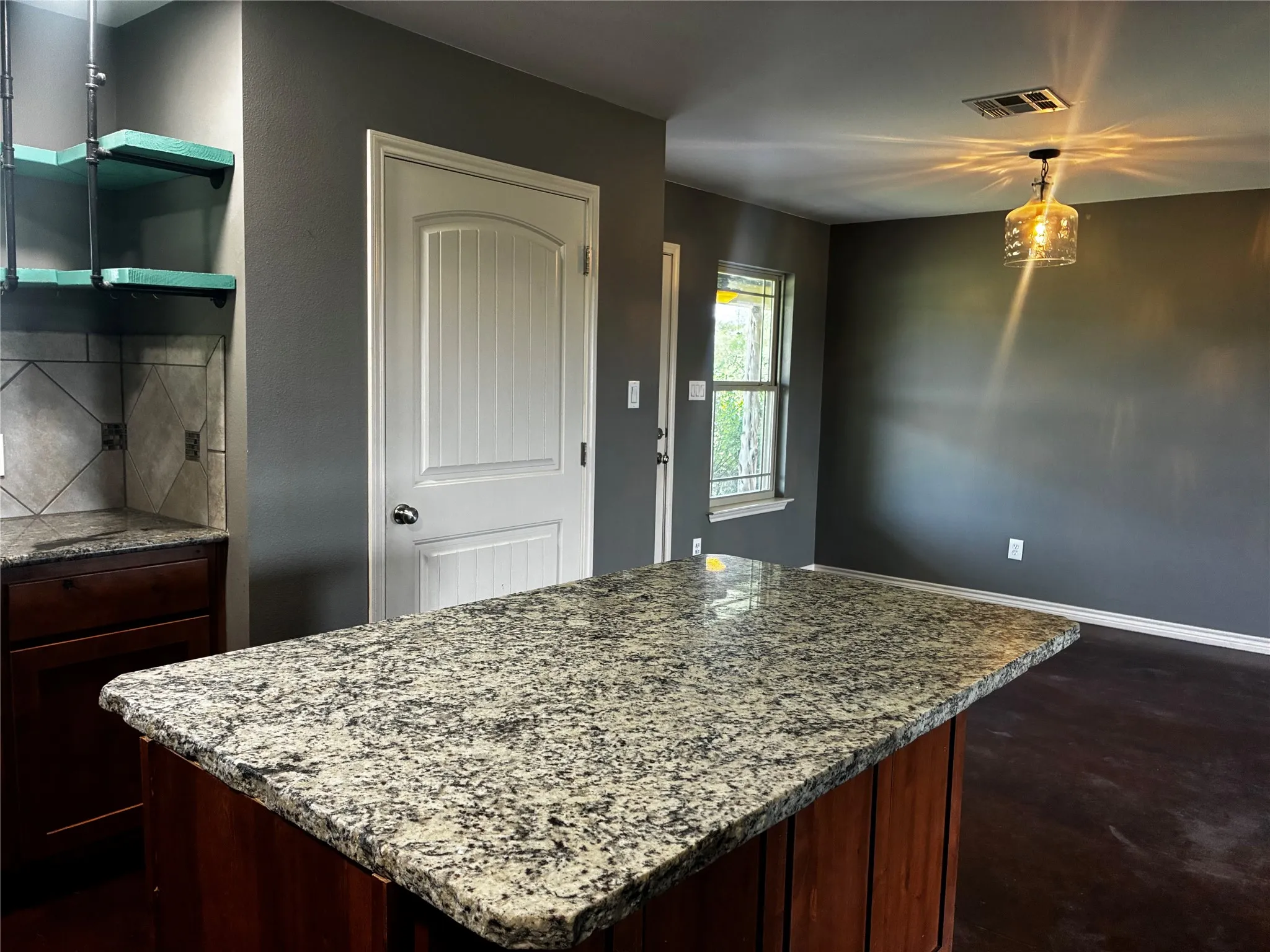 Single Family Residence For Sale in Lampasas County , 23748 N US Highway 281, Lampasas, Texas 76550, 3 Bedrooms, 3 Bathrooms, Garage spaces, 2,000 Sqft, built in 2018, Price $495,000, mls#21336298, Real Estate Agent in Lampasas, Homes For Sale in Lampasas county, Homes For Sale in Lampasas, Realtor in Lampasas Texas, Real Estate Brokerage Independent Realty Texas, Luminita Cordes Realtor