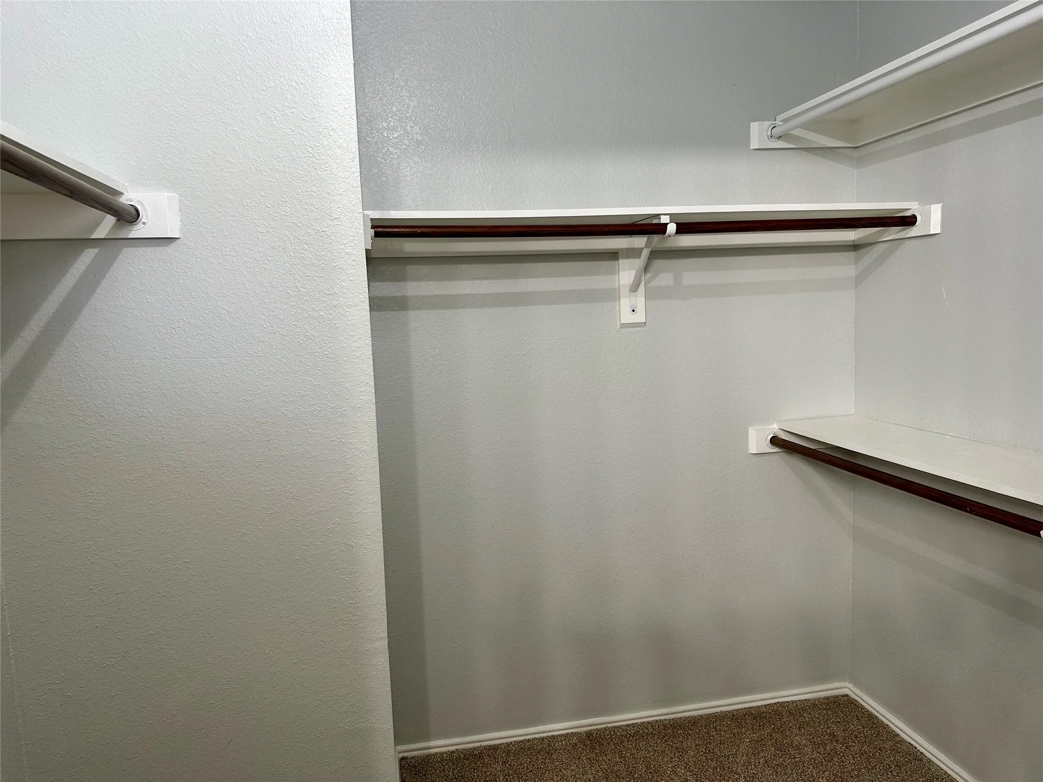 Single Family Residence For Rent in Kaufman County , 210 Windsor, Forney, Texas 75126, 3 Bedroom, 2 Bathroom, 2 Garage spaces, 1,468 Sqft, built in 2001, mls#21337274, Real Estate Agent in Forney, Homes For Rent in Kaufman county, Homes For Rent in Forney, Realtor in Forney Texas, Real Estate Brokerage Independent Realty Texas, Luminita Cordes Realtor