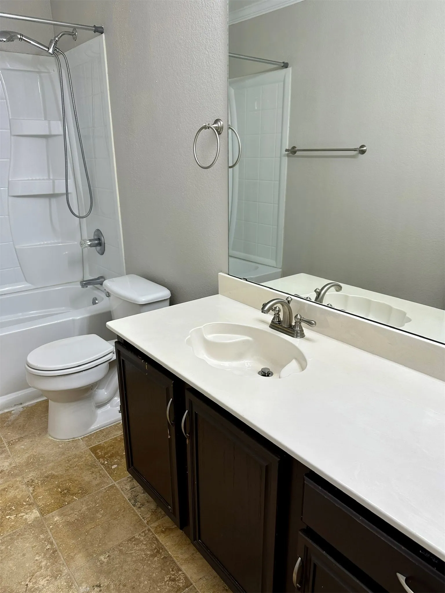 Single Family Residence For Rent in Kaufman County , 210 Windsor, Forney, Texas 75126, 3 Bedroom, 2 Bathroom, 2 Garage spaces, 1,468 Sqft, built in 2001, mls#21337274, Real Estate Agent in Forney, Homes For Rent in Kaufman county, Homes For Rent in Forney, Realtor in Forney Texas, Real Estate Brokerage Independent Realty Texas, Luminita Cordes Realtor