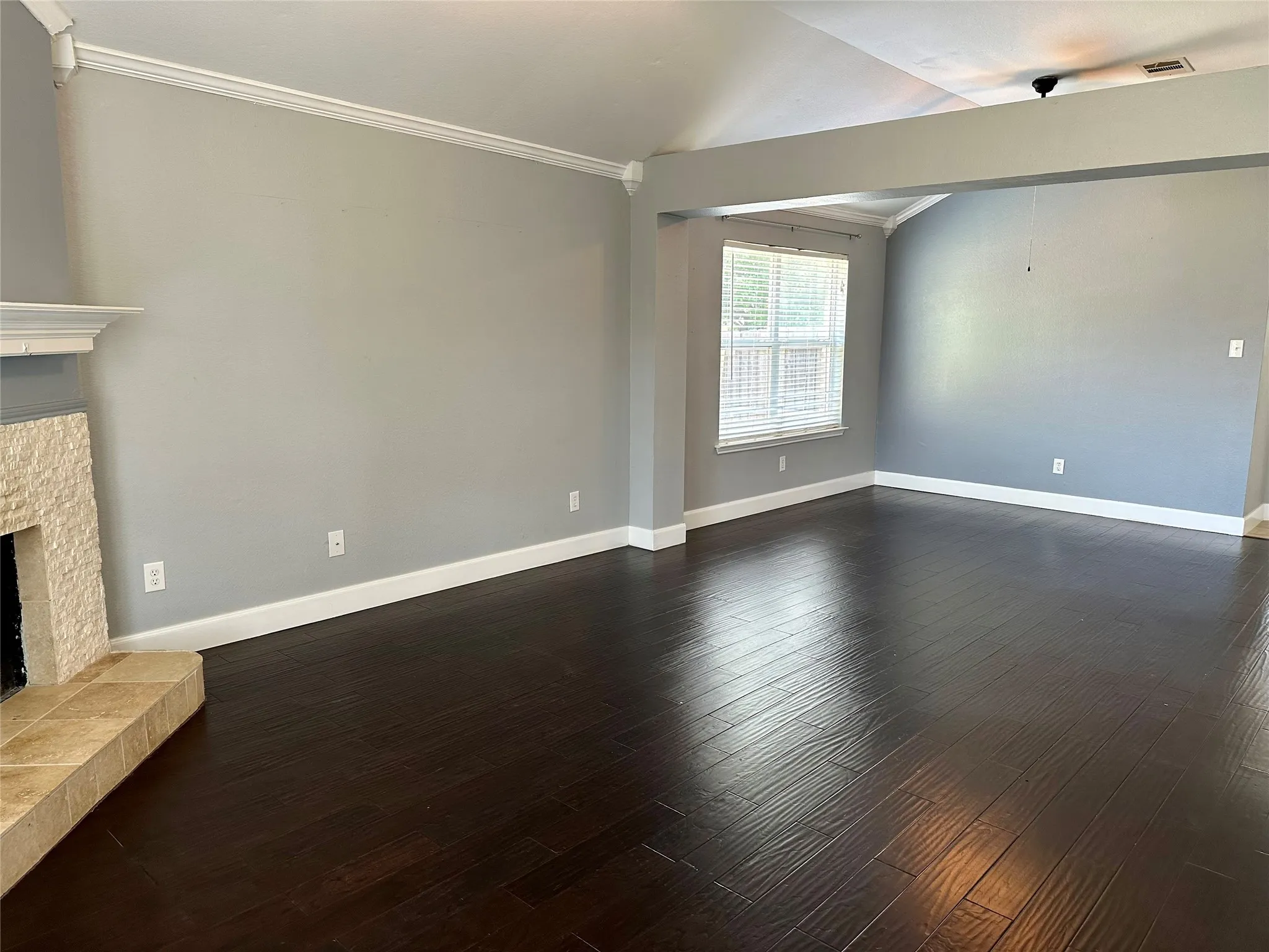 Single Family Residence For Rent in Kaufman County , 210 Windsor, Forney, Texas 75126, 3 Bedroom, 2 Bathroom, 2 Garage spaces, 1,468 Sqft, built in 2001, mls#21337274, Real Estate Agent in Forney, Homes For Rent in Kaufman county, Homes For Rent in Forney, Realtor in Forney Texas, Real Estate Brokerage Independent Realty Texas, Luminita Cordes Realtor