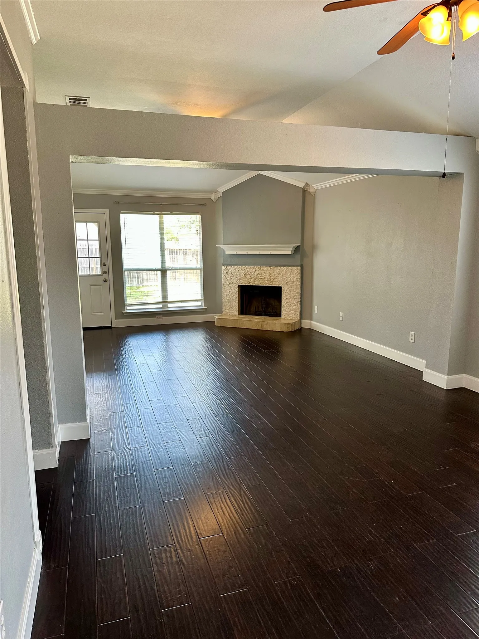 Single Family Residence For Rent in Kaufman County , 210 Windsor, Forney, Texas 75126, 3 Bedroom, 2 Bathroom, 2 Garage spaces, 1,468 Sqft, built in 2001, mls#21337274, Real Estate Agent in Forney, Homes For Rent in Kaufman county, Homes For Rent in Forney, Realtor in Forney Texas, Real Estate Brokerage Independent Realty Texas, Luminita Cordes Realtor
