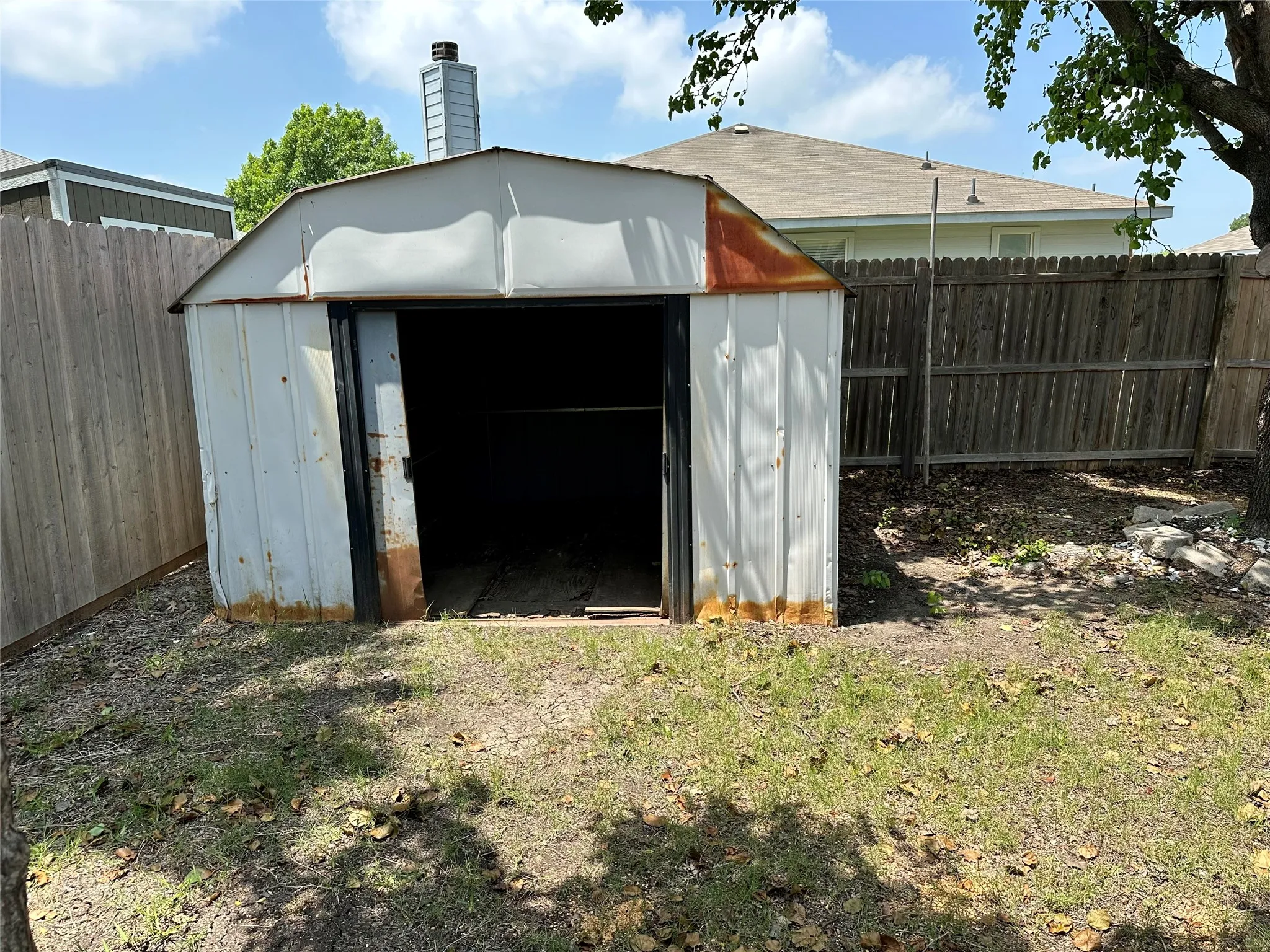 Single Family Residence For Rent in Kaufman County , 210 Windsor, Forney, Texas 75126, 3 Bedroom, 2 Bathroom, 2 Garage spaces, 1,468 Sqft, built in 2001, mls#21337274, Real Estate Agent in Forney, Homes For Rent in Kaufman county, Homes For Rent in Forney, Realtor in Forney Texas, Real Estate Brokerage Independent Realty Texas, Luminita Cordes Realtor