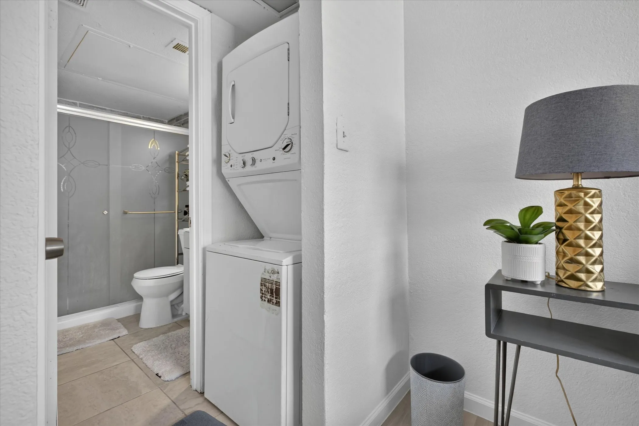 Condominium For Sale in Dallas County , 9805 Walnut Street 112, Dallas, Texas 75243, 1 Bedroom, 1 Bathroom, Garage spaces, 551 Sqft, built in 1981, mls#21337297, Real Estate Agent in Dallas, Homes For Sale in Dallas county, Homes For Sale in Dallas, Realtor in Dallas Texas, Real Estate Brokerage Independent Realty Texas, Luminita Cordes Realtor